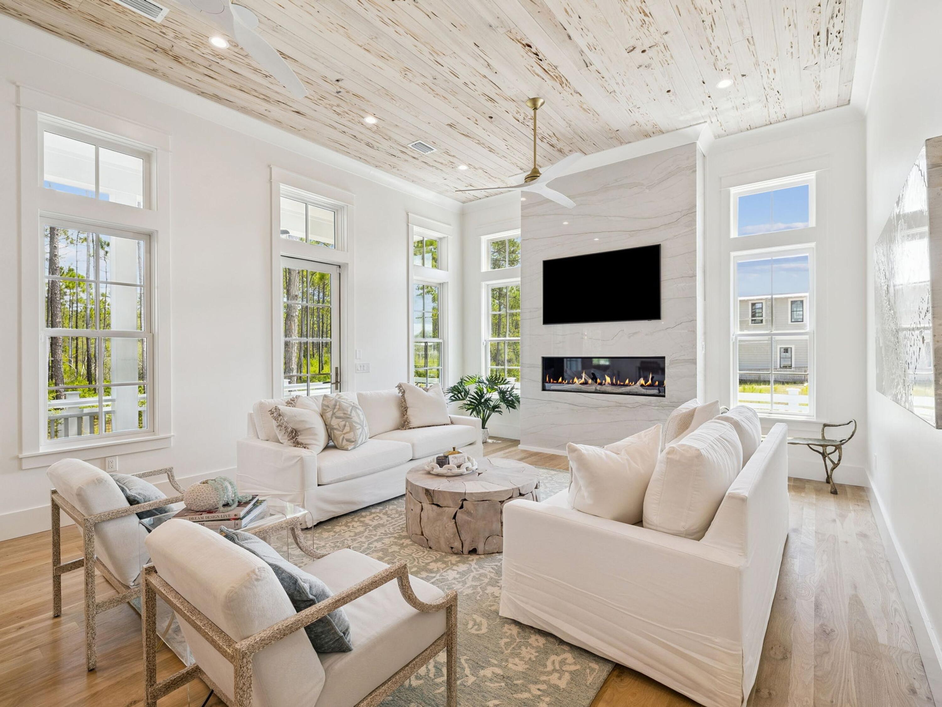 WATERCOLOR - Residential Lease