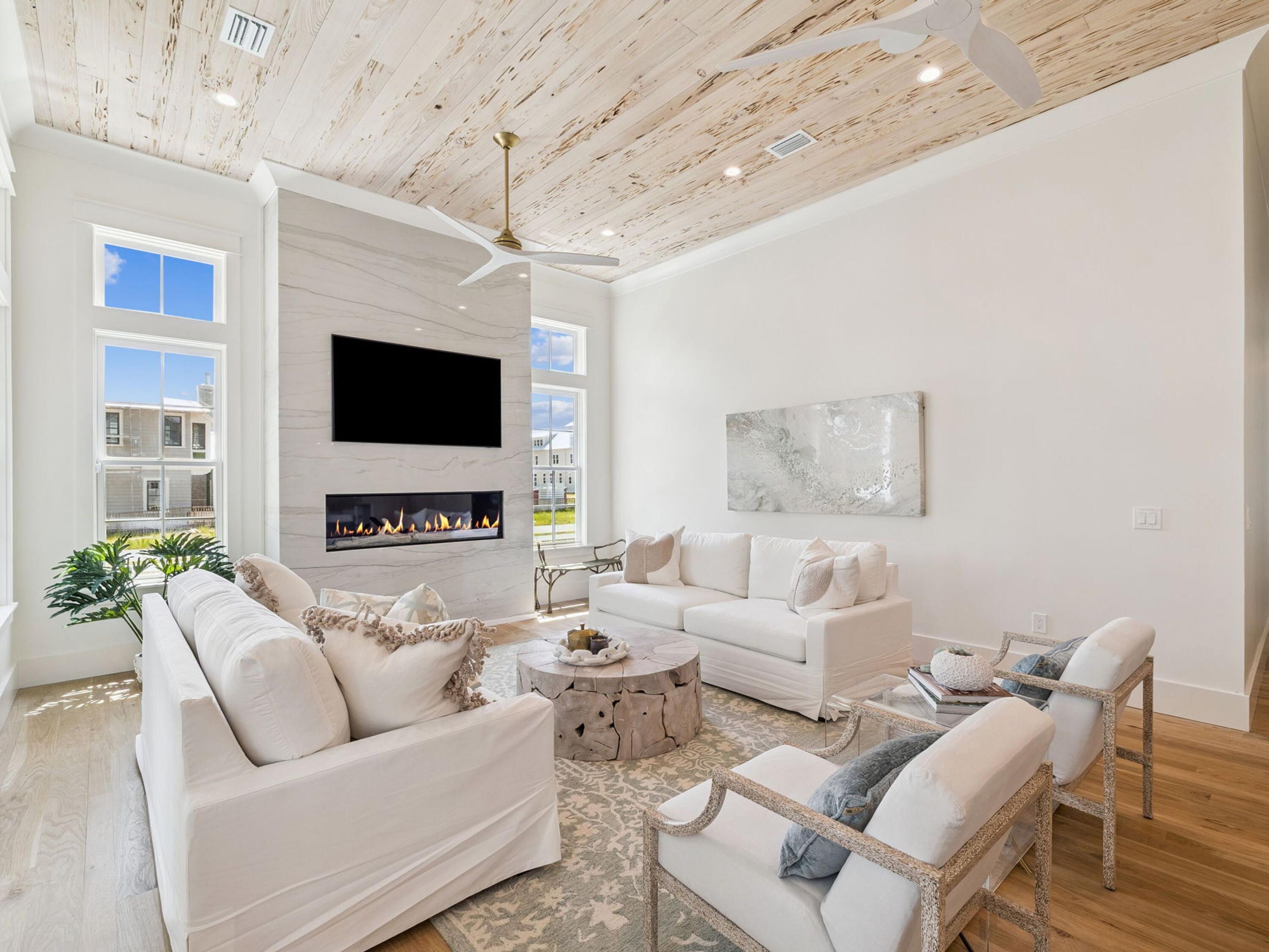 WATERCOLOR - Residential Lease
