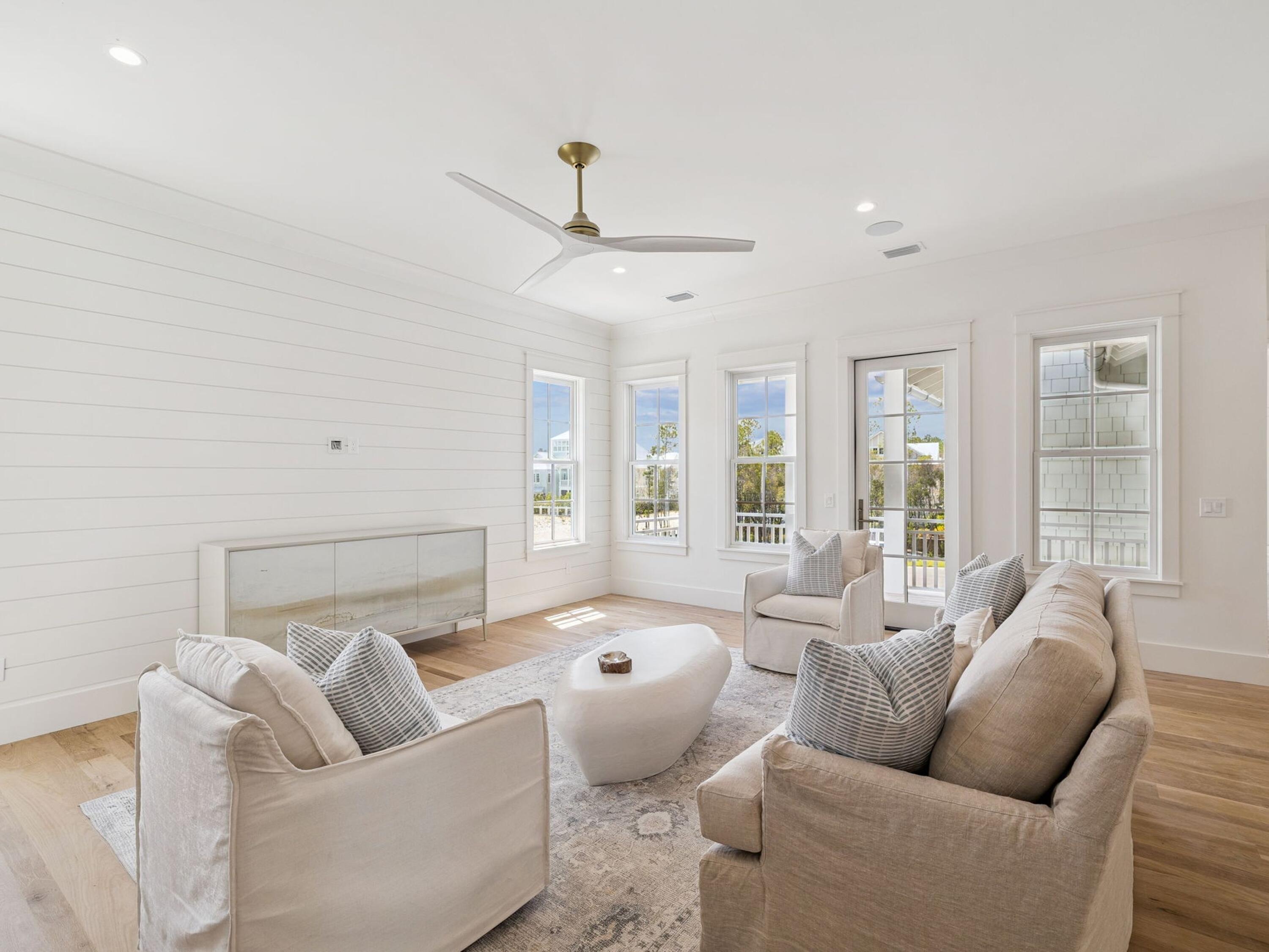 WATERCOLOR - Residential Lease