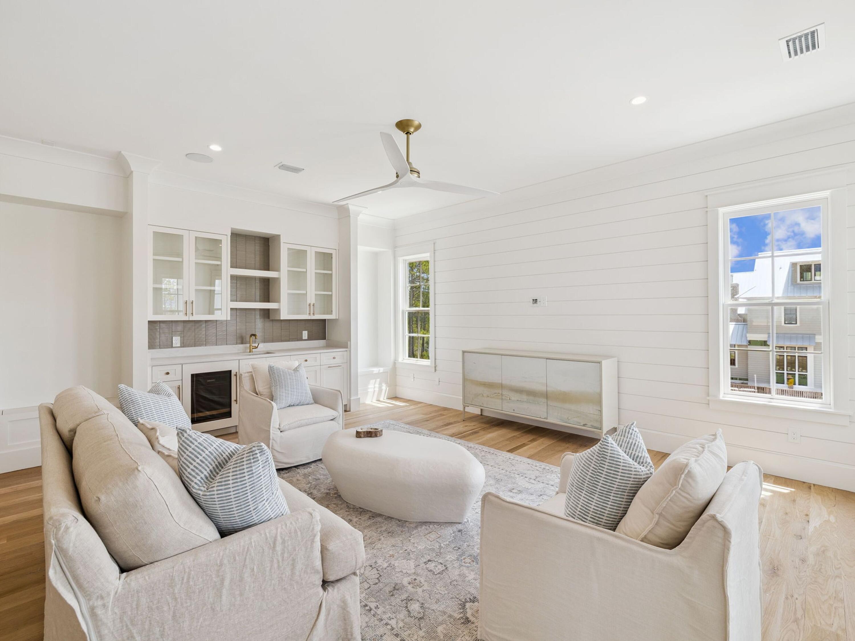 WATERCOLOR - Residential Lease