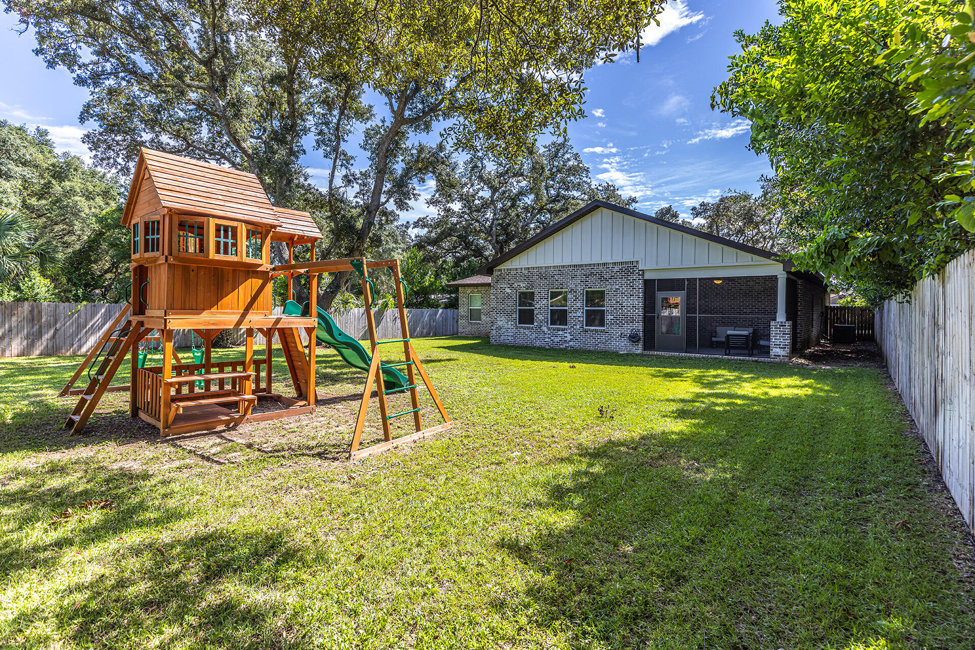 ELLIOTTS POINT 4TH ADDN - Residential