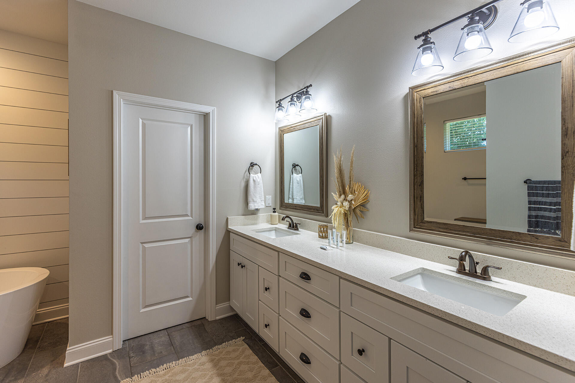 ELLIOTTS POINT 4TH ADDN - Residential