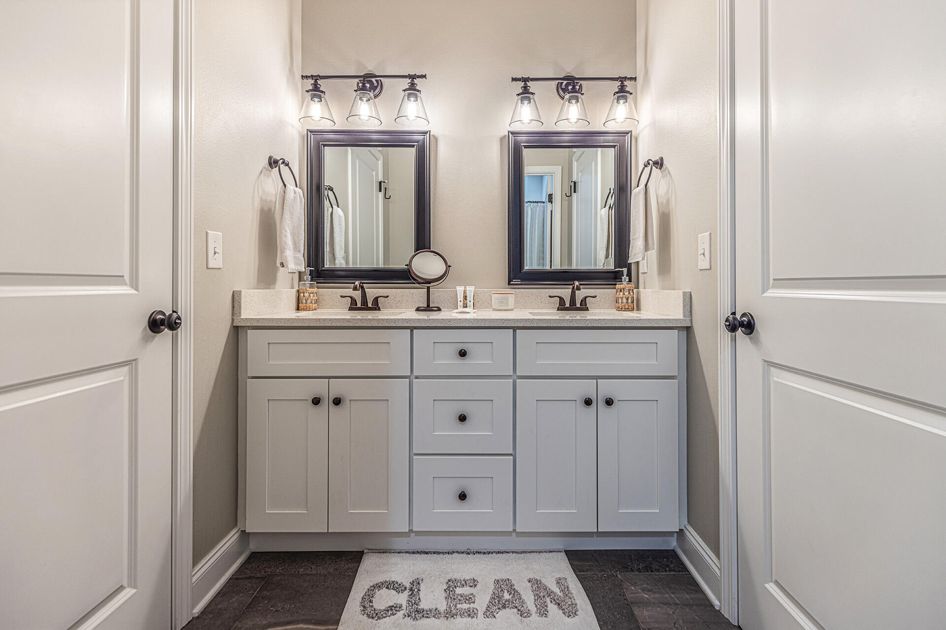 ELLIOTTS POINT 4TH ADDN - Residential