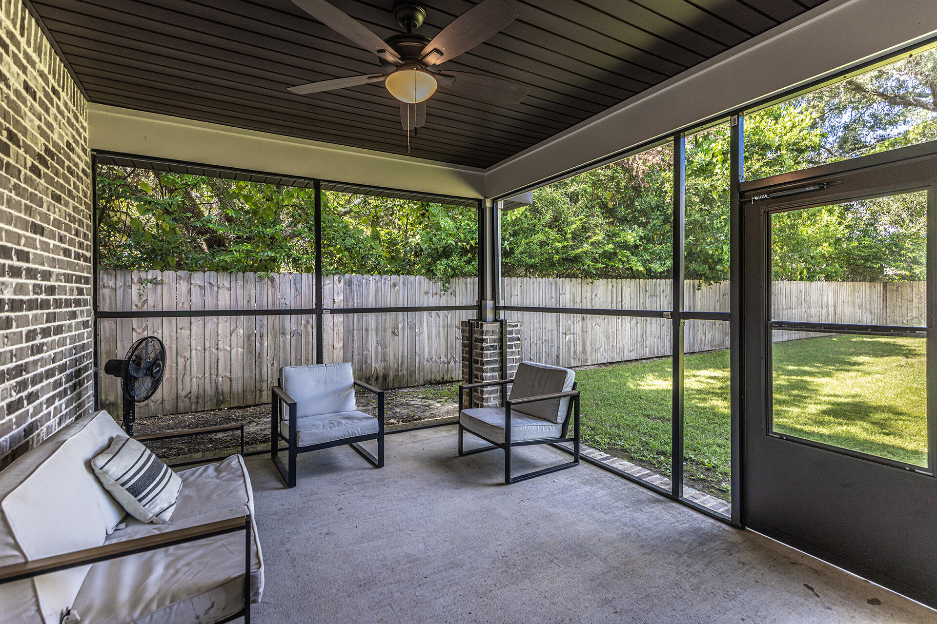 ELLIOTTS POINT 4TH ADDN - Residential