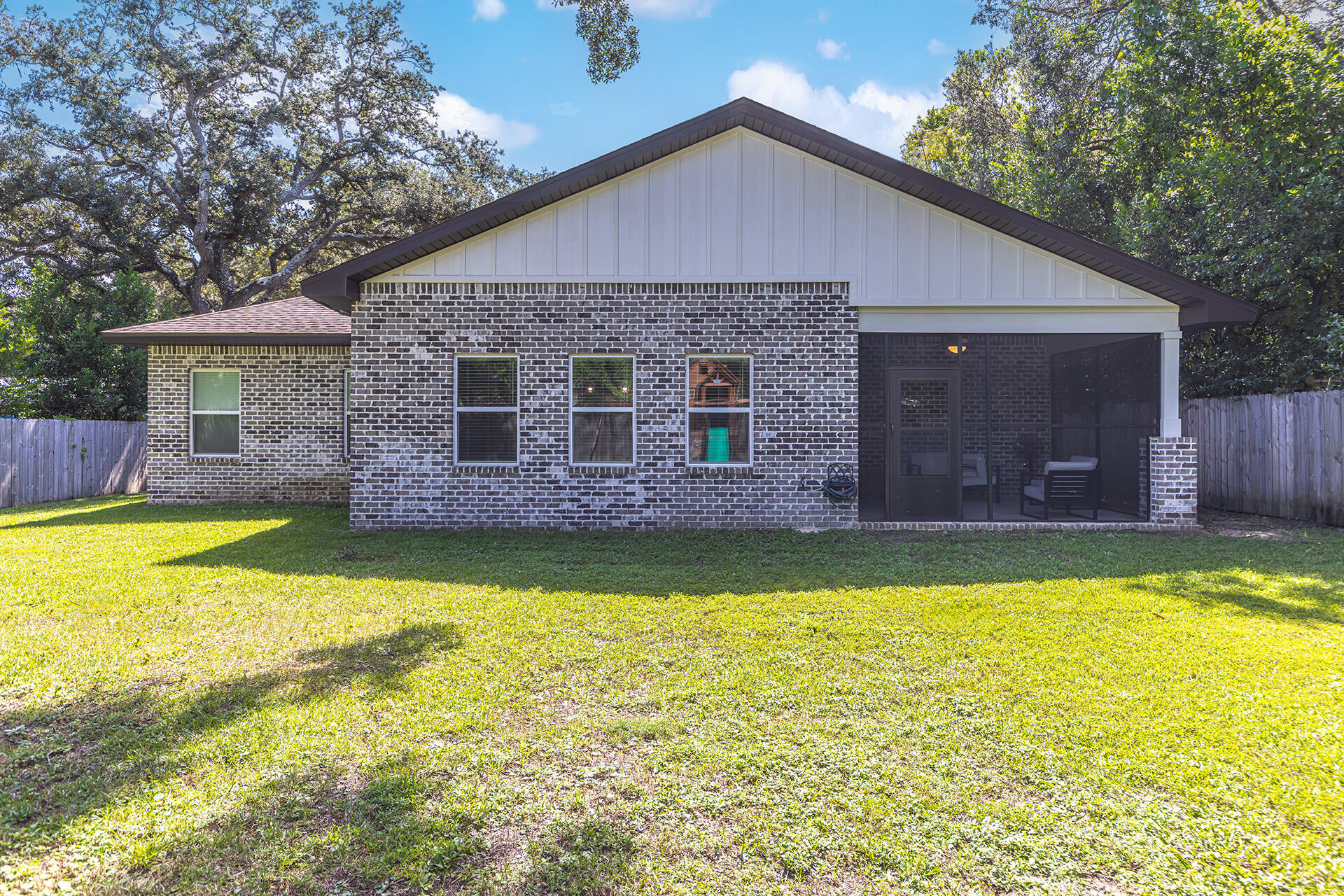 ELLIOTTS POINT 4TH ADDN - Residential