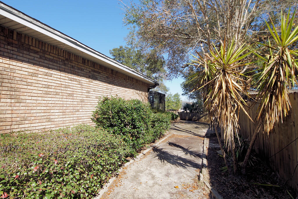 LAKE LORRAINE ESTATES 1 - Residential