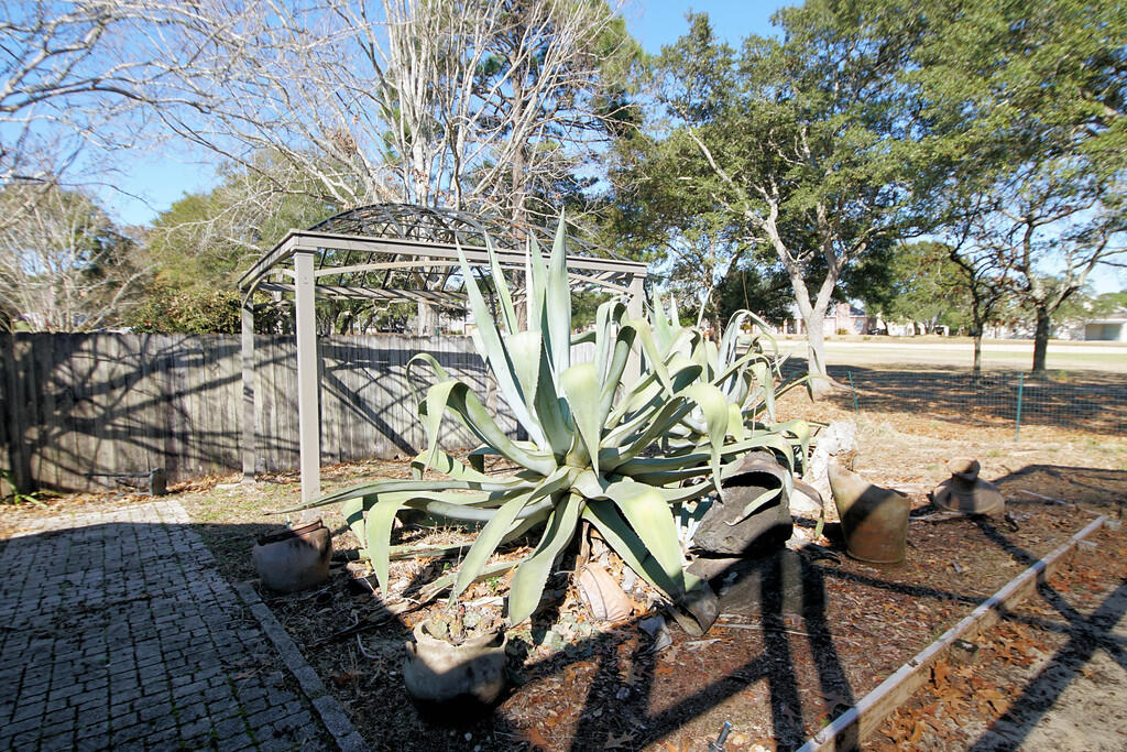 LAKE LORRAINE ESTATES 1 - Residential