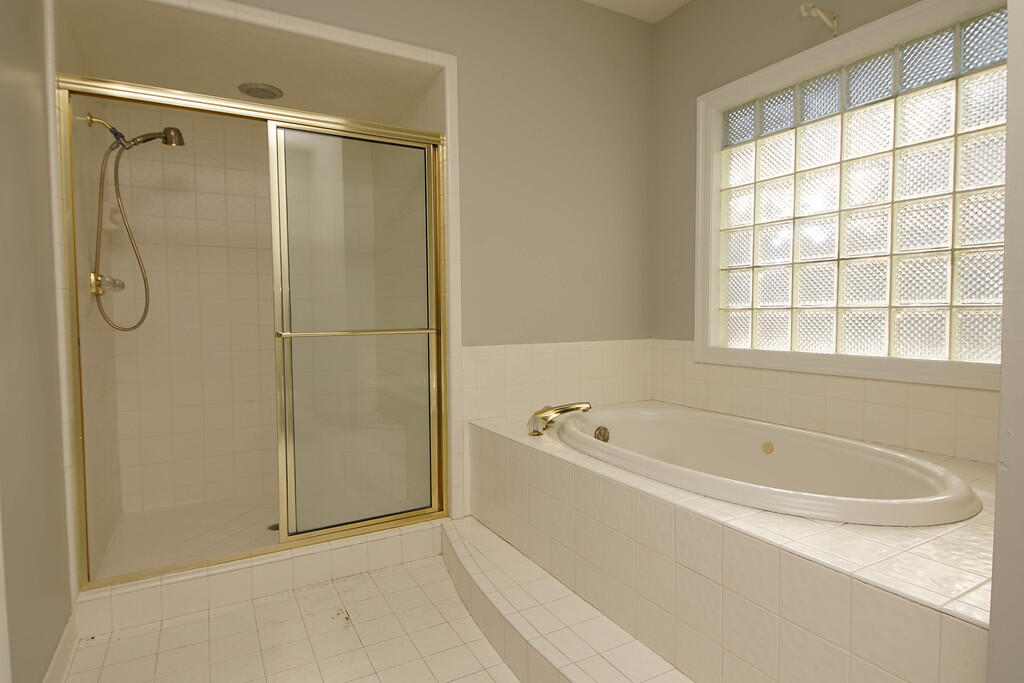 LAKE LORRAINE ESTATES 1 - Residential