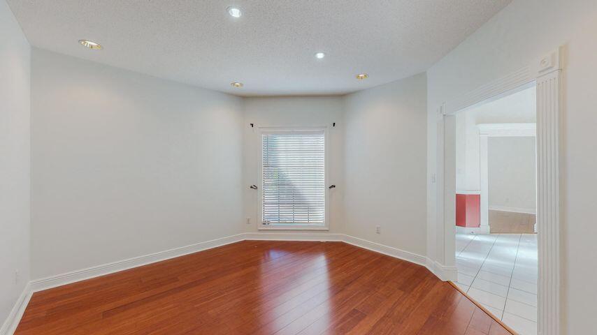 LAKE LORRAINE ESTATES 1 - Residential