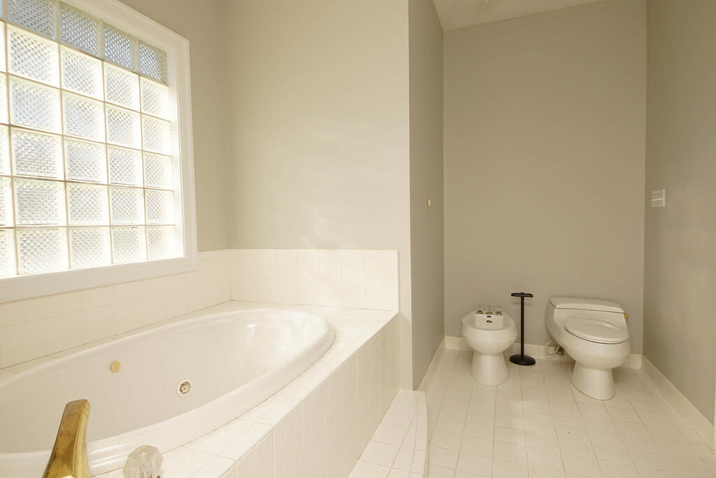 LAKE LORRAINE ESTATES 1 - Residential