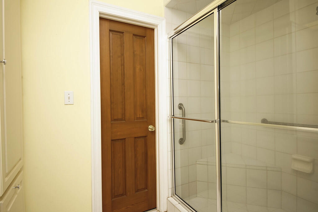 LAKE LORRAINE ESTATES 1 - Residential