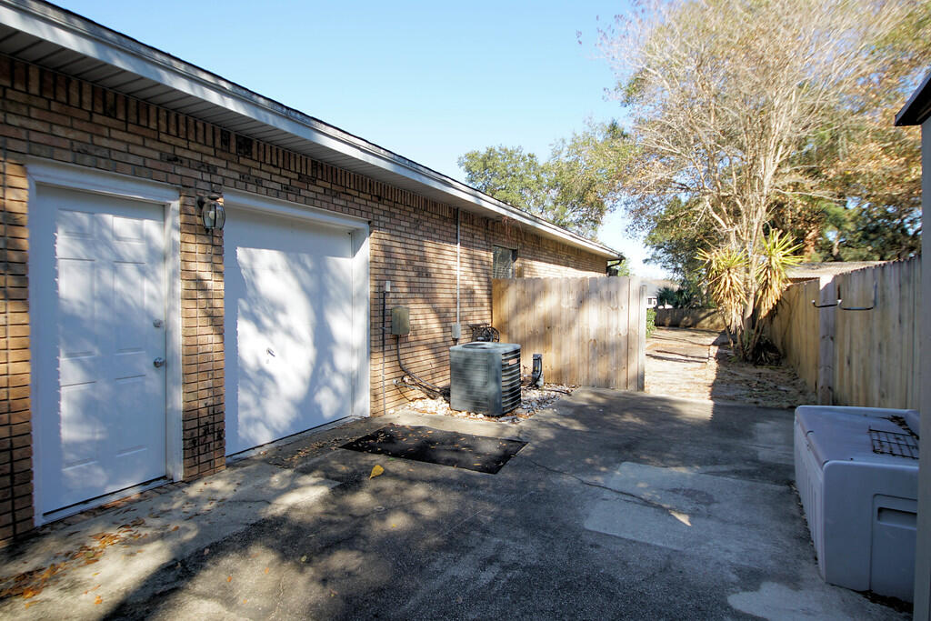 LAKE LORRAINE ESTATES 1 - Residential