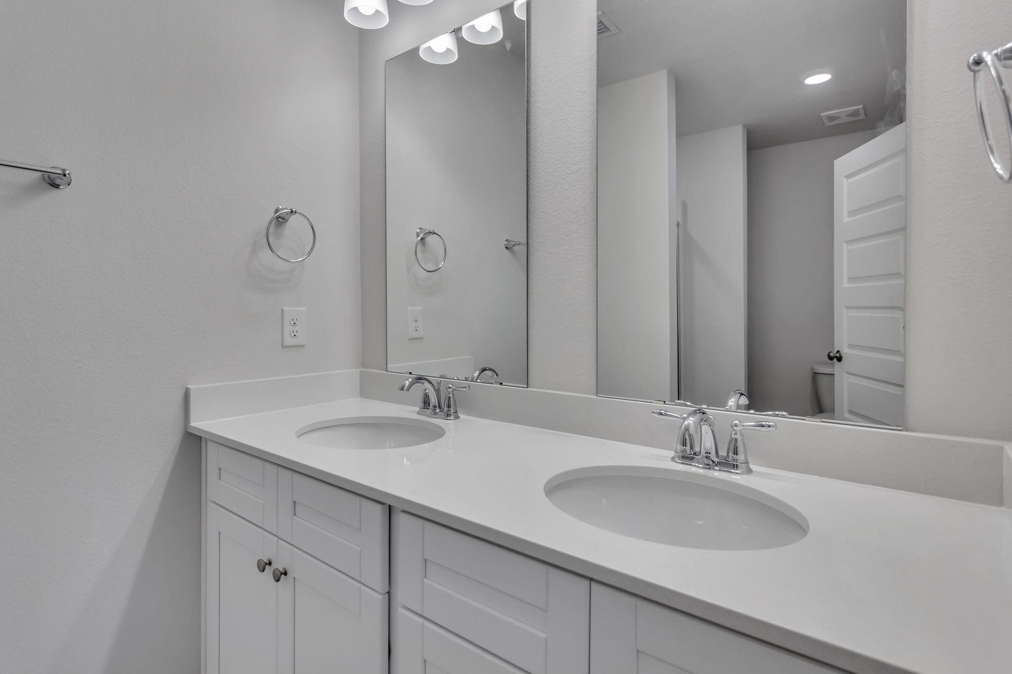 BRITTANY OAKS VILLAS - Residential Lease