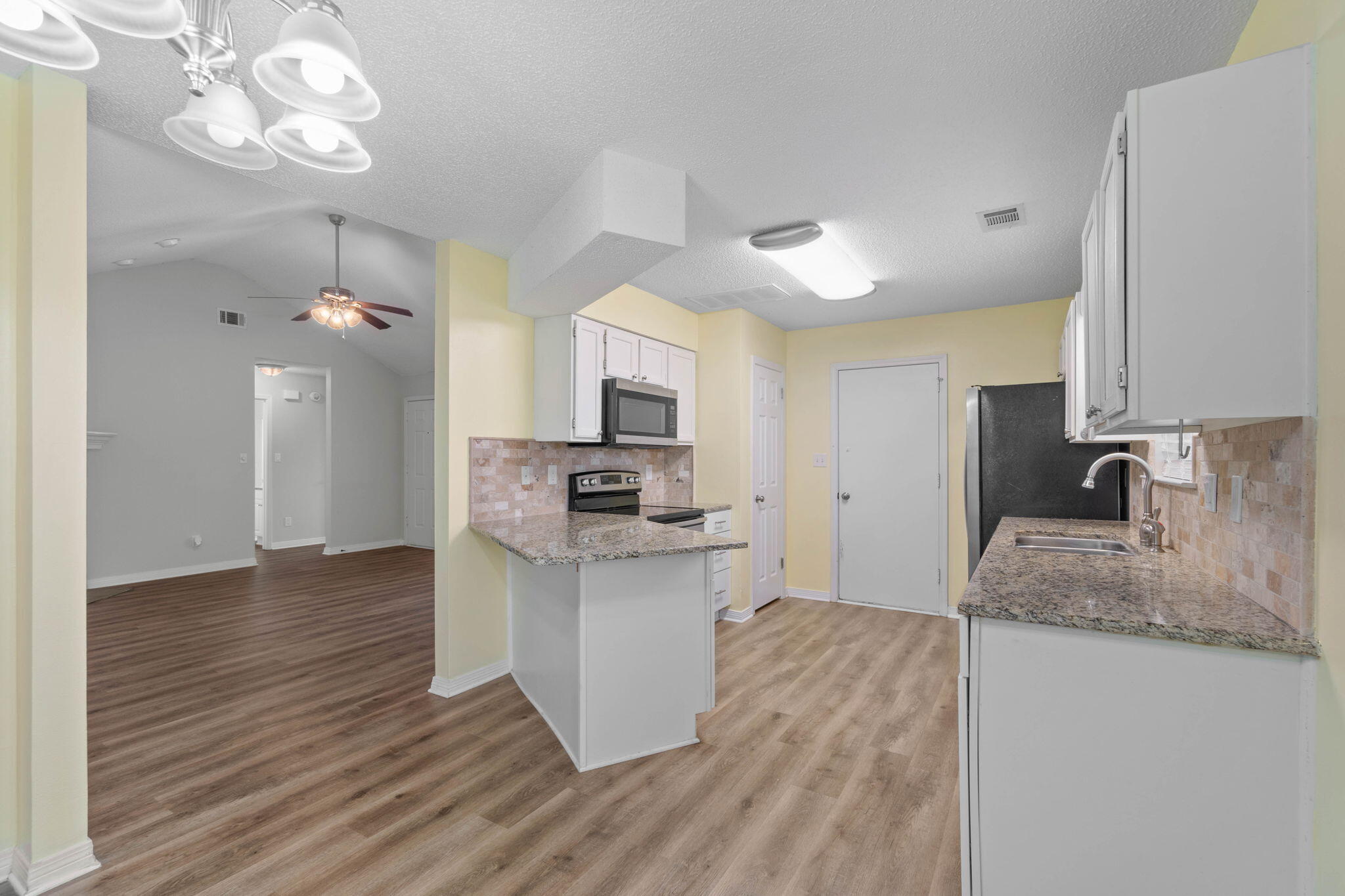 HIDDEN TRAILS PH 2 - Residential Lease