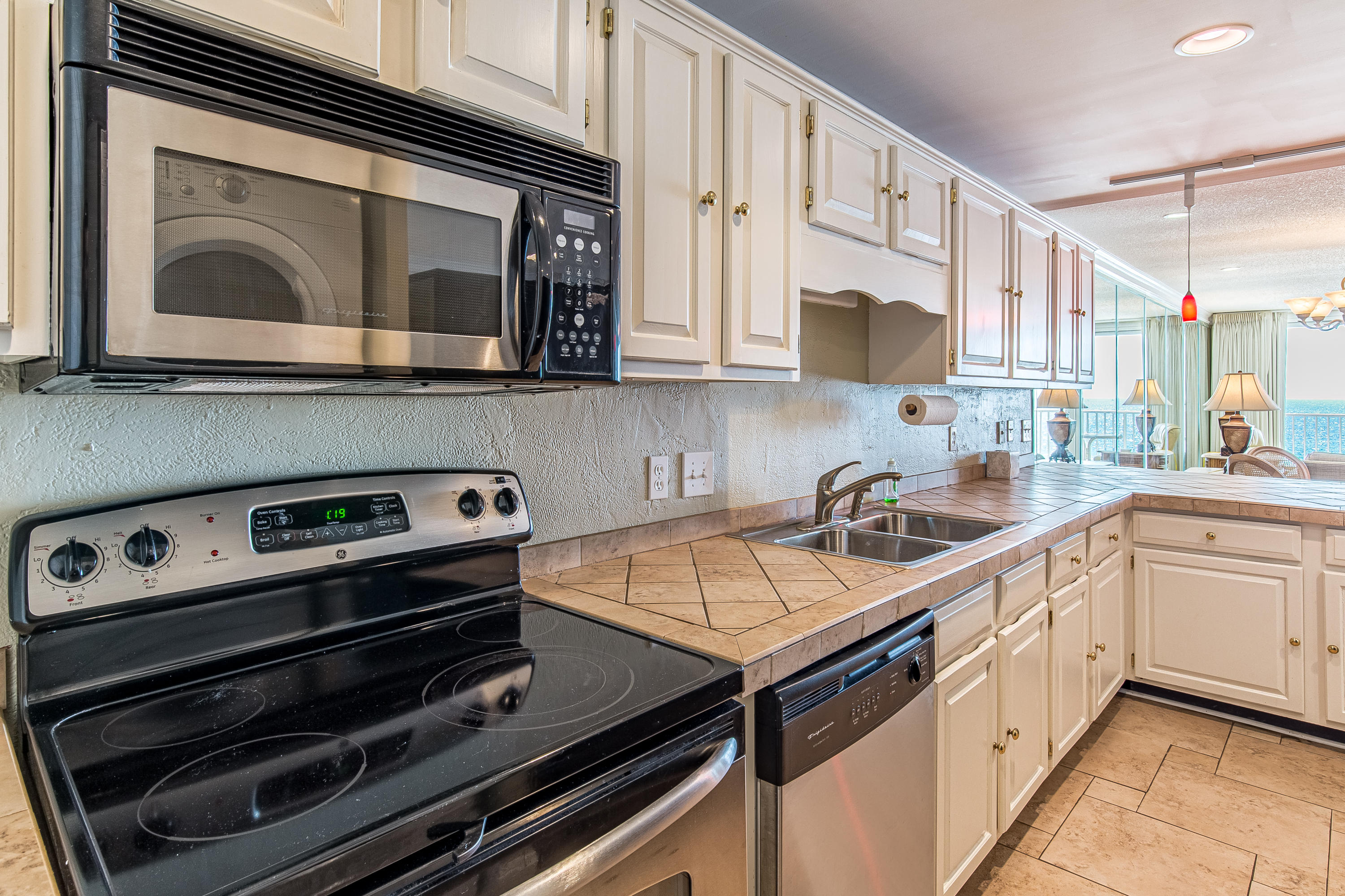 GRAND MARINER PH 1 - Residential