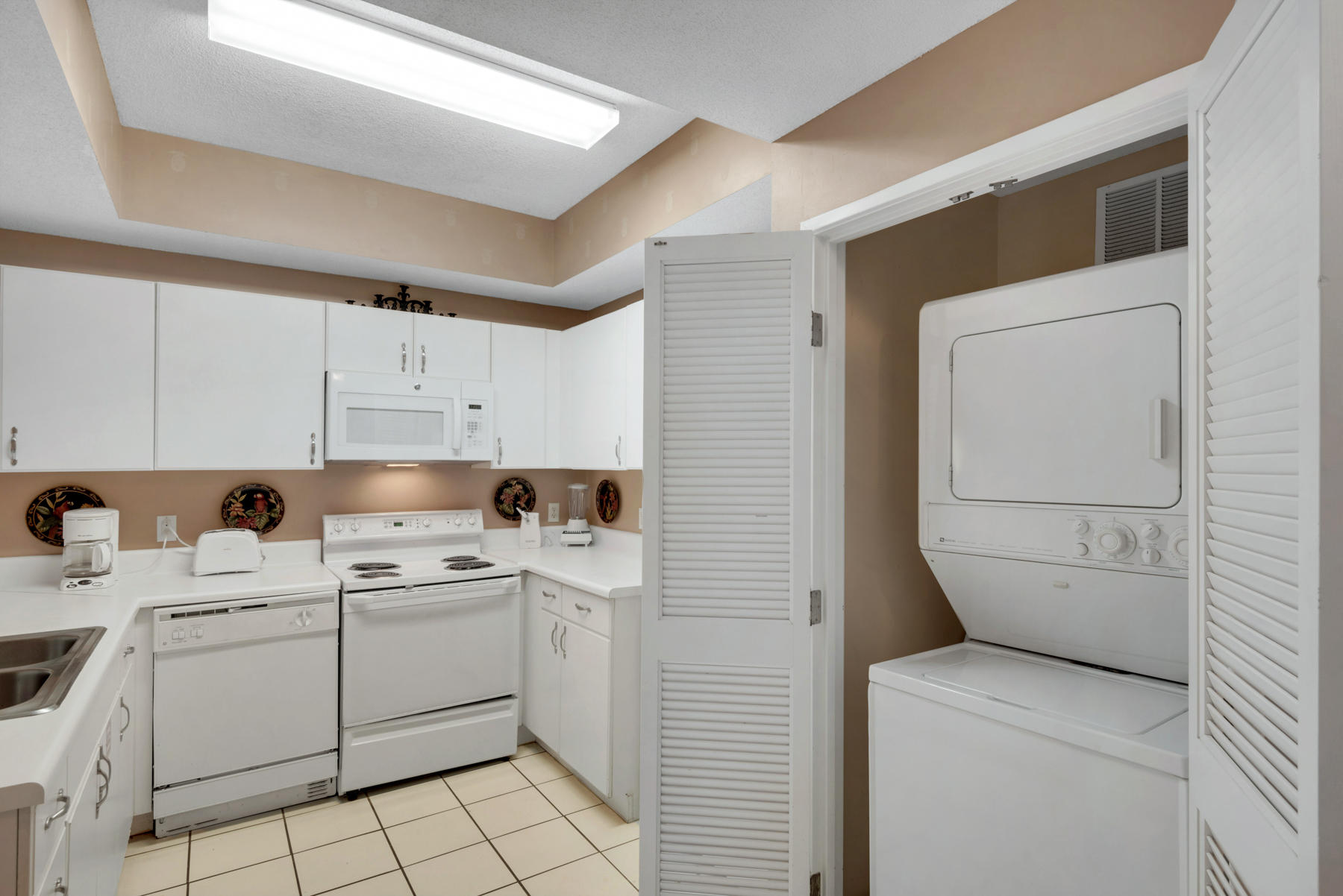 SUMMIT AT TOPS'L (THE) - Residential