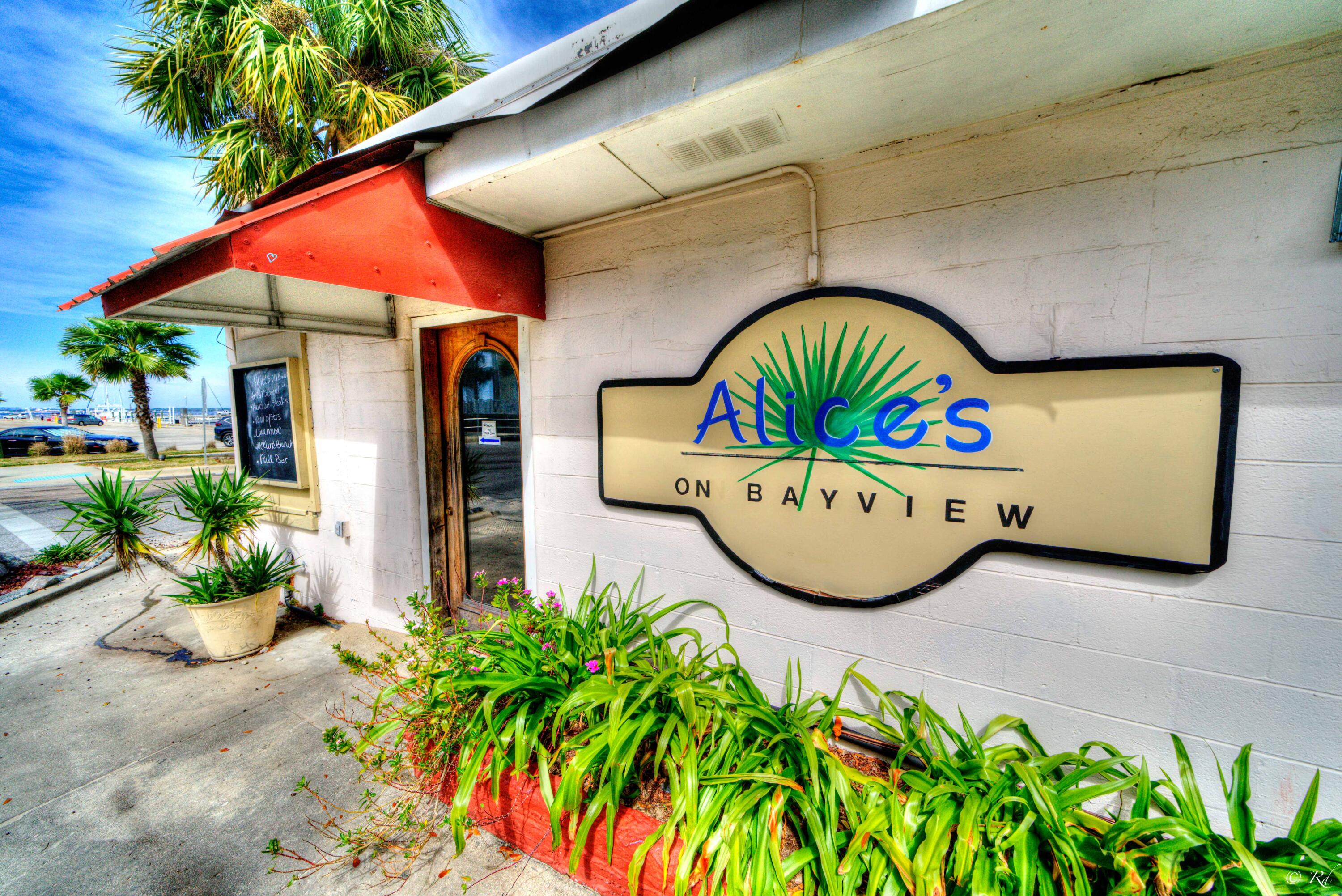 NO RECORDED SUBDIVISION - Land