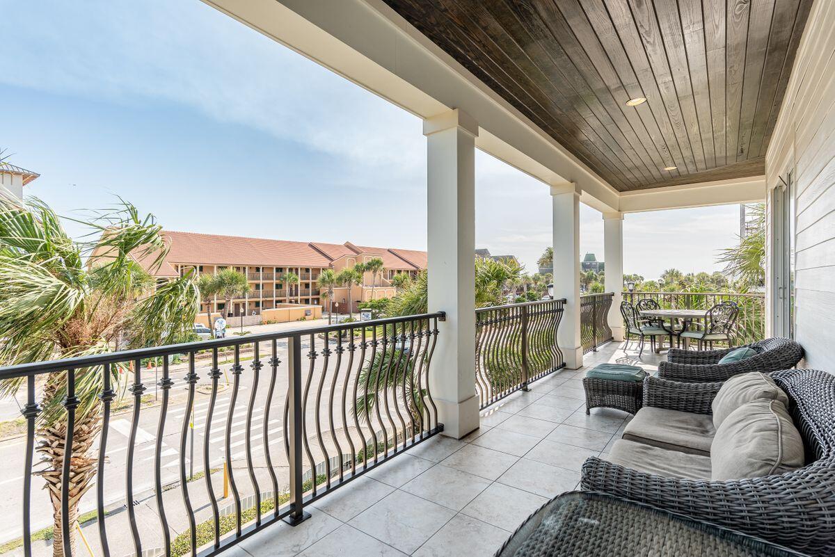 CRYSTAL BEACH - Residential