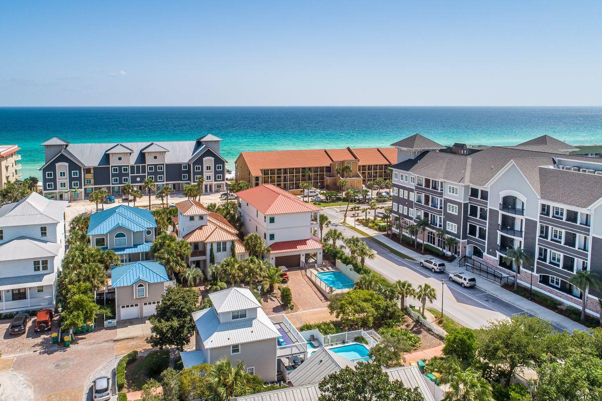 CRYSTAL BEACH - Residential