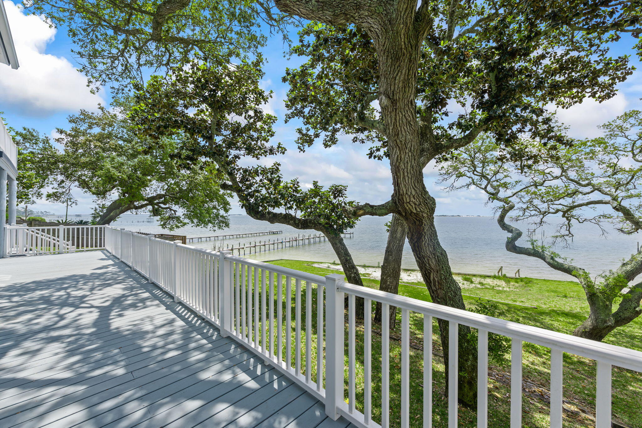 CRESCENT SHORES - Residential