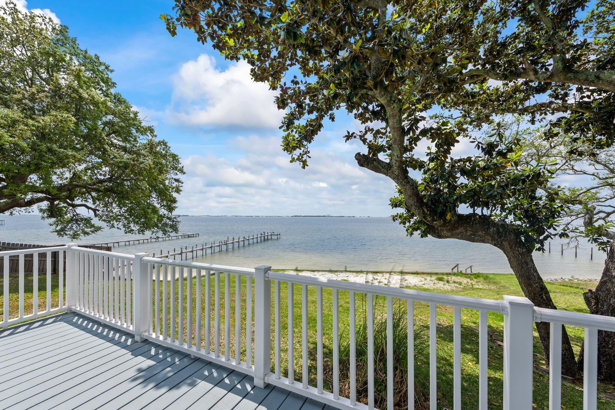 CRESCENT SHORES - Residential