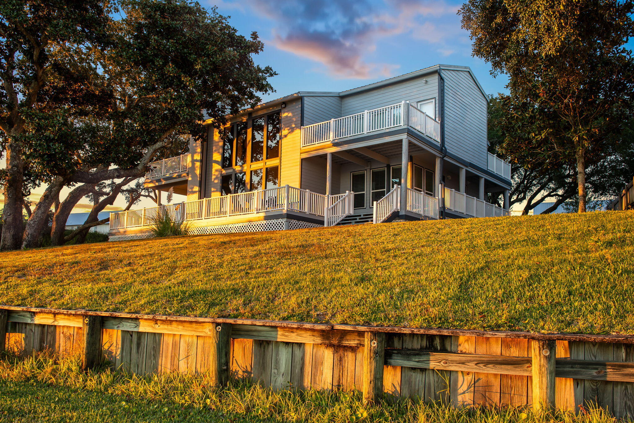 CRESCENT SHORES - Residential