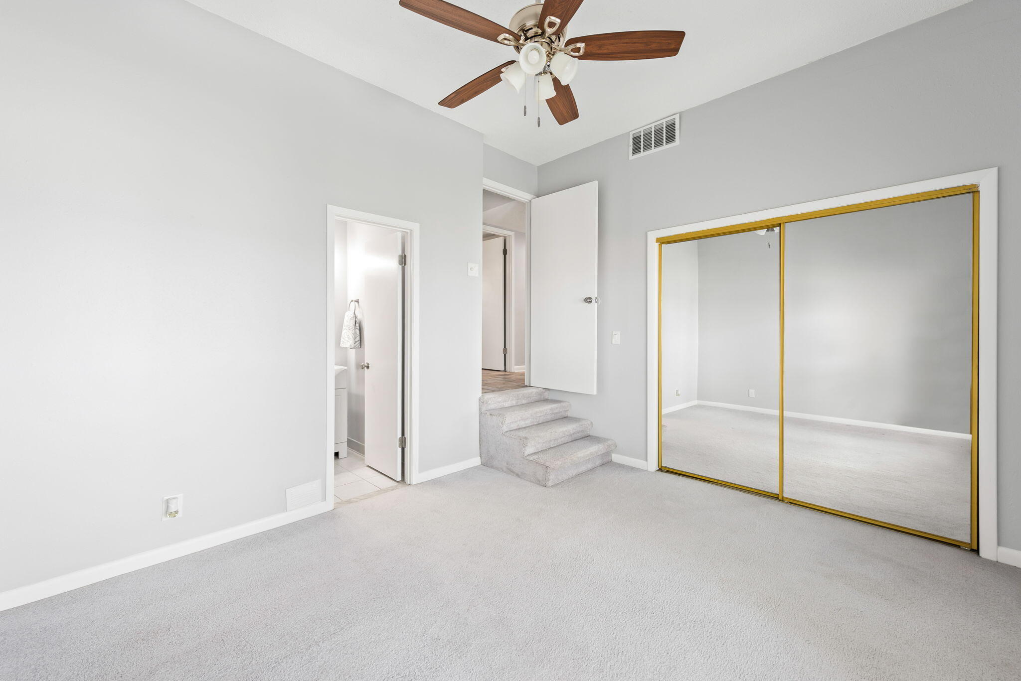 CRESCENT SHORES - Residential