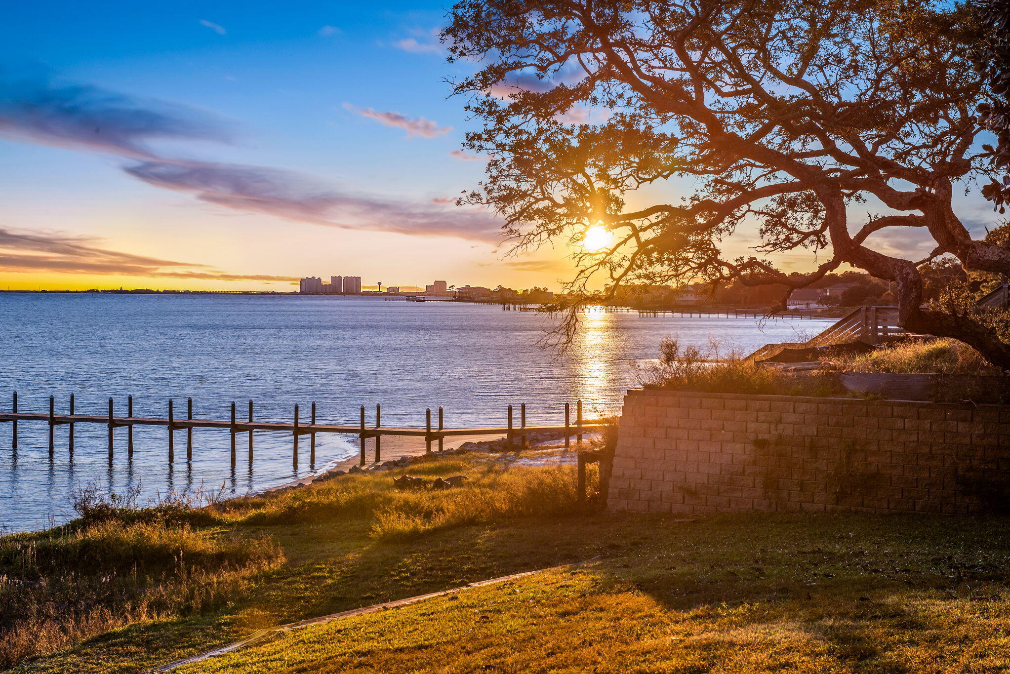 CRESCENT SHORES - Residential