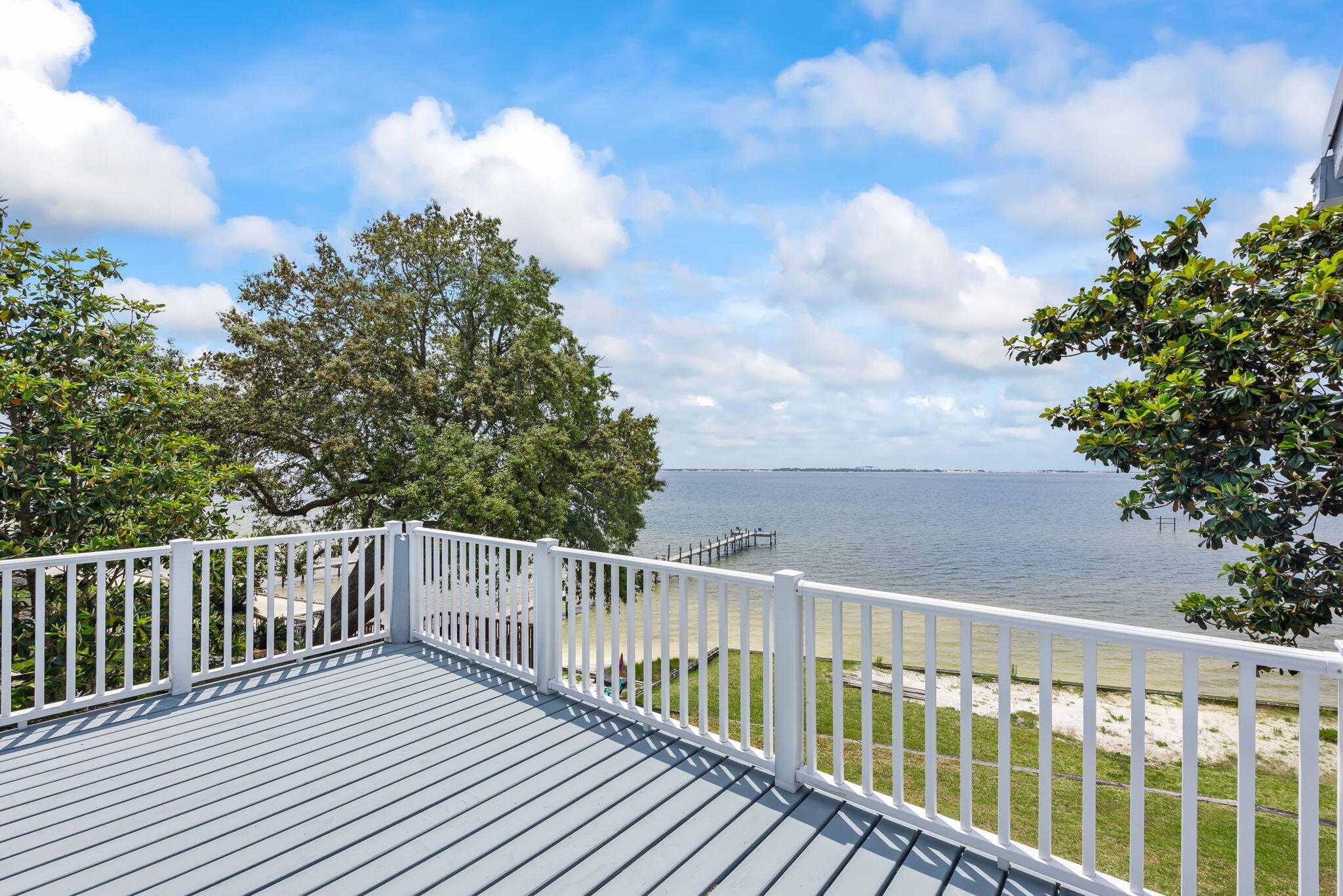 CRESCENT SHORES - Residential