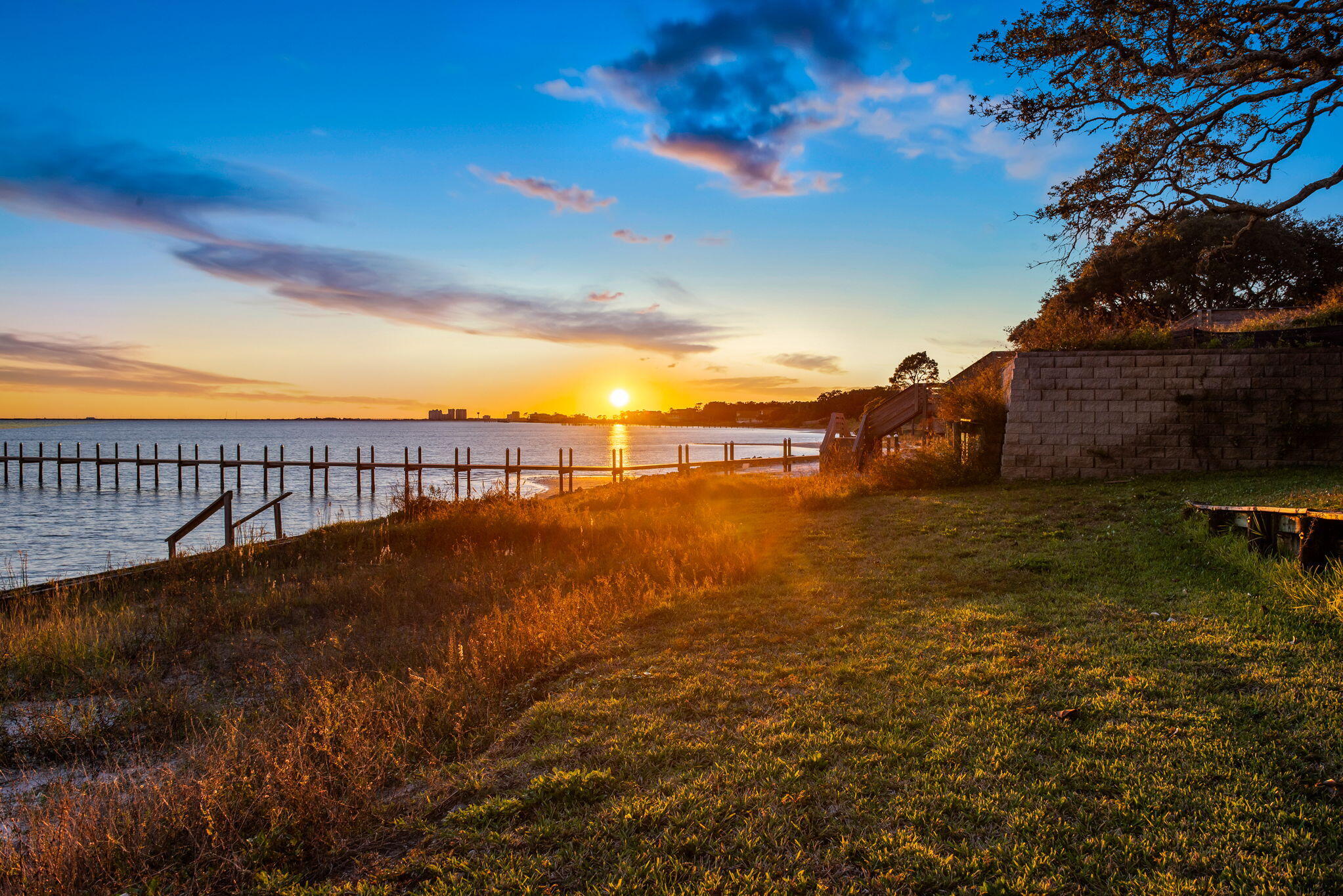 CRESCENT SHORES - Residential