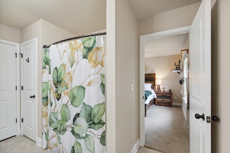 FOX VALLEY - Residential