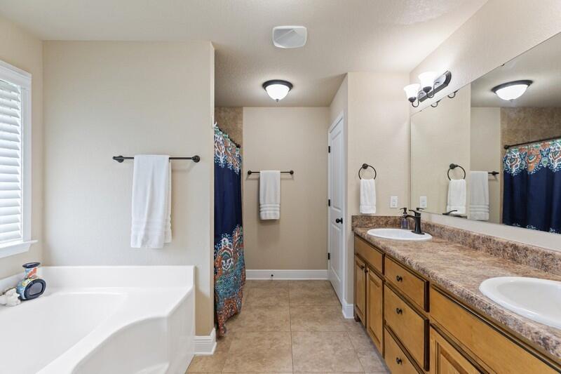 FOX VALLEY - Residential