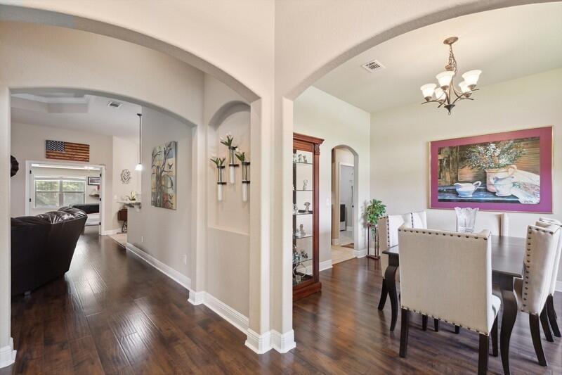 FOX VALLEY - Residential