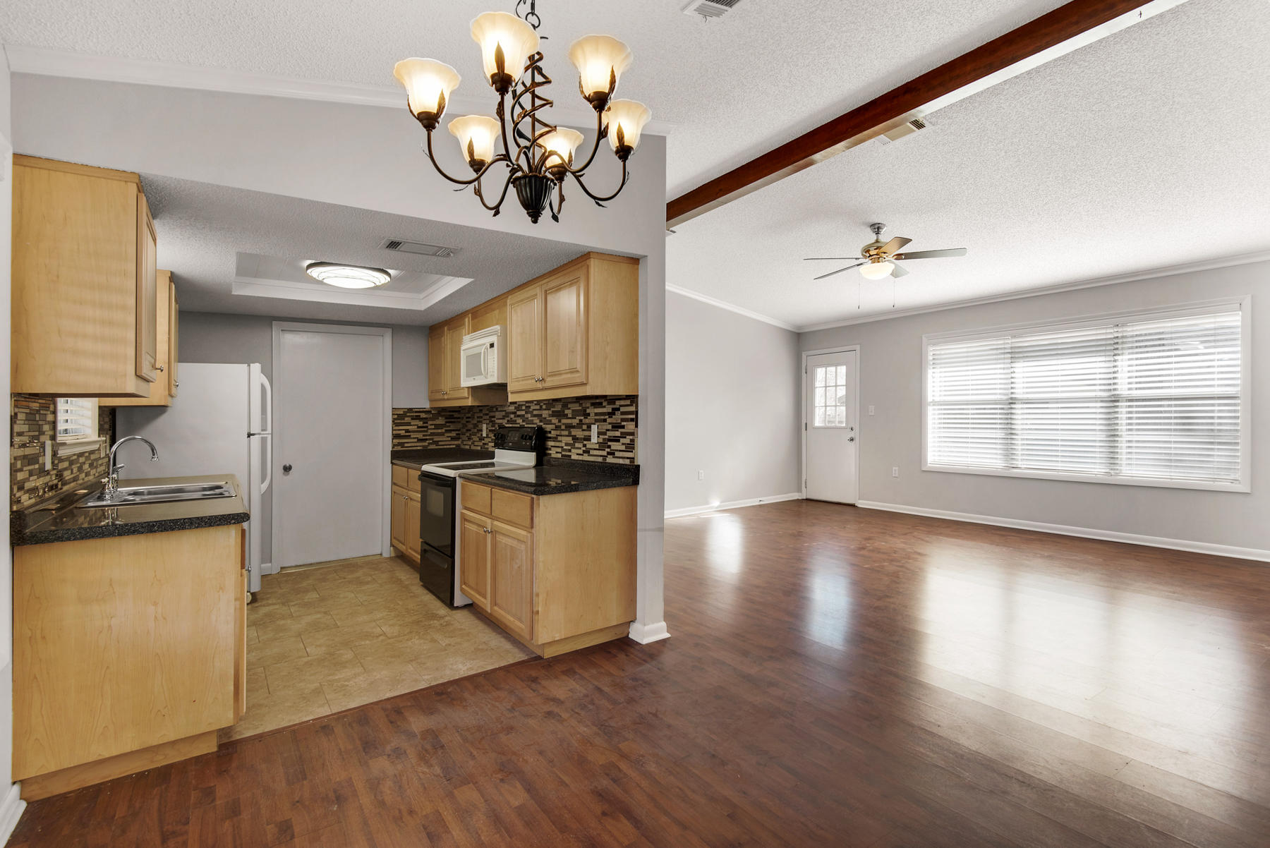 TANGLEWOOD S/D 1ST ADDN Lot 42 Block B - Residential