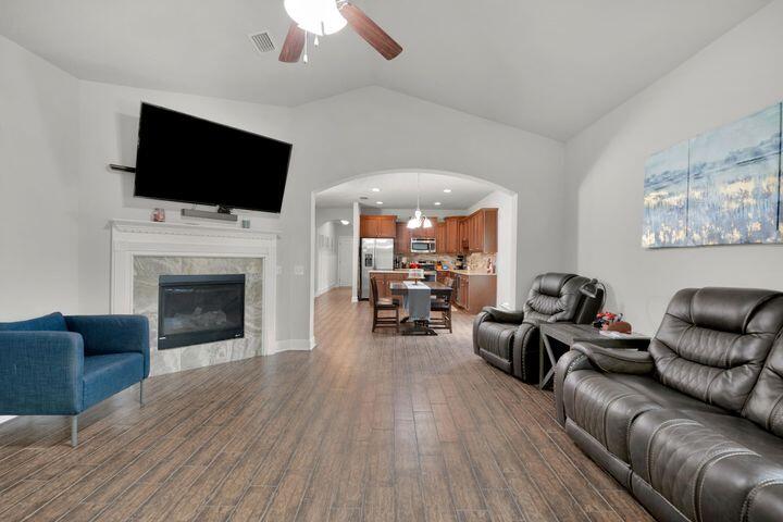 HAMMOCK BAY - Residential