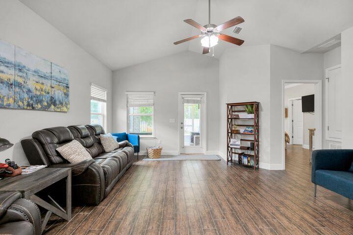 HAMMOCK BAY - Residential