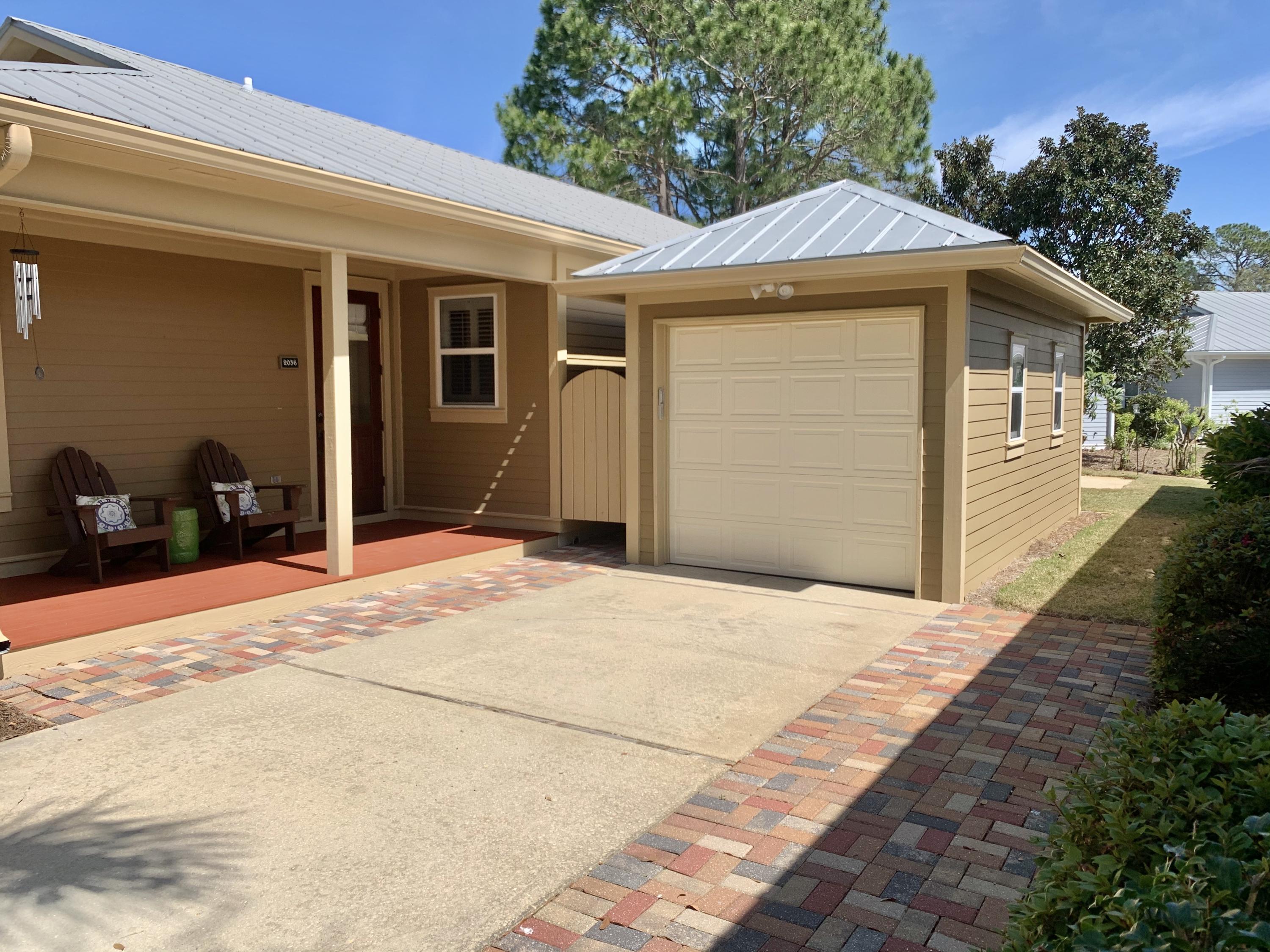 CRYSTAL LAKE - Residential