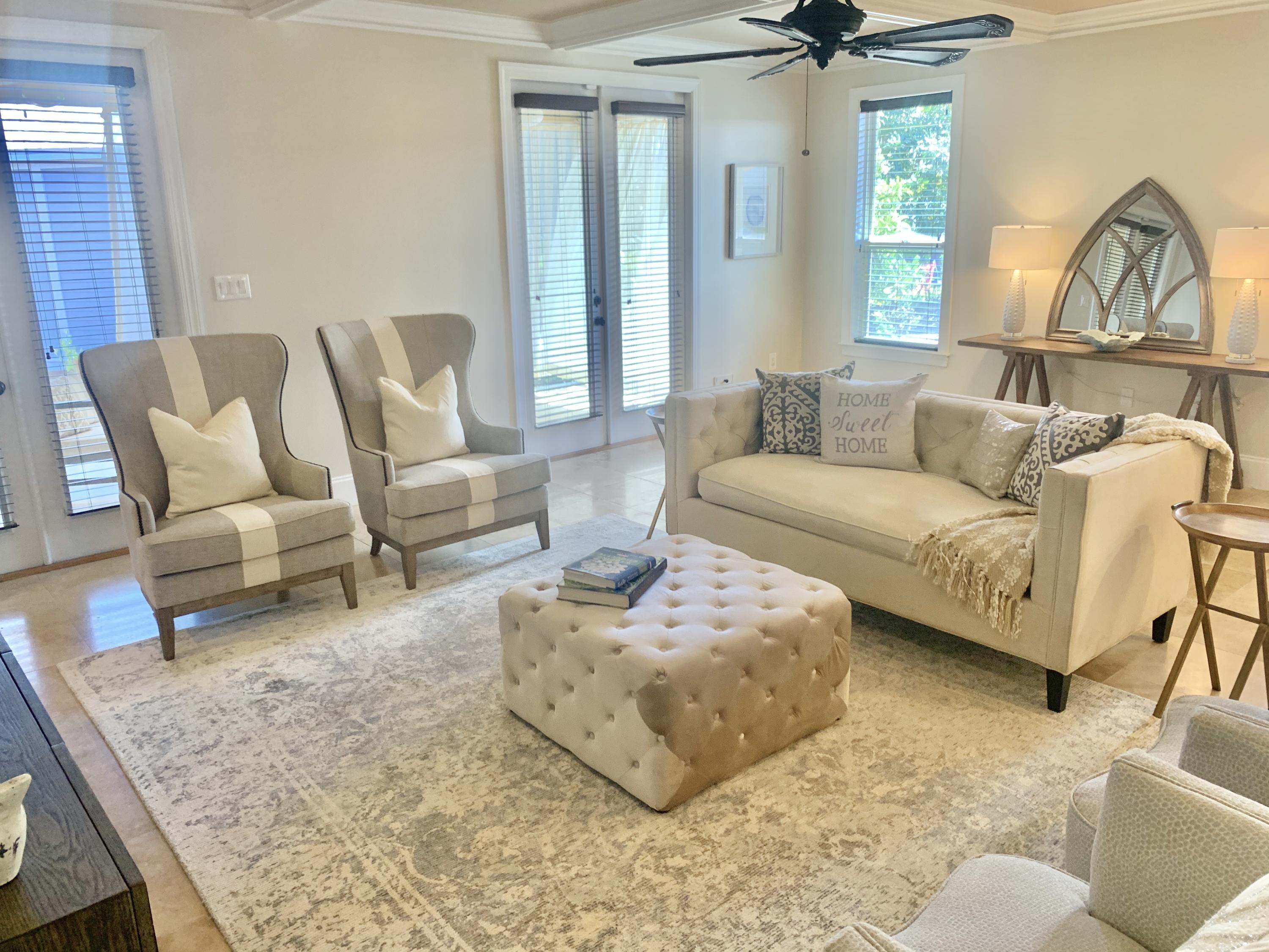 CRYSTAL LAKE - Residential