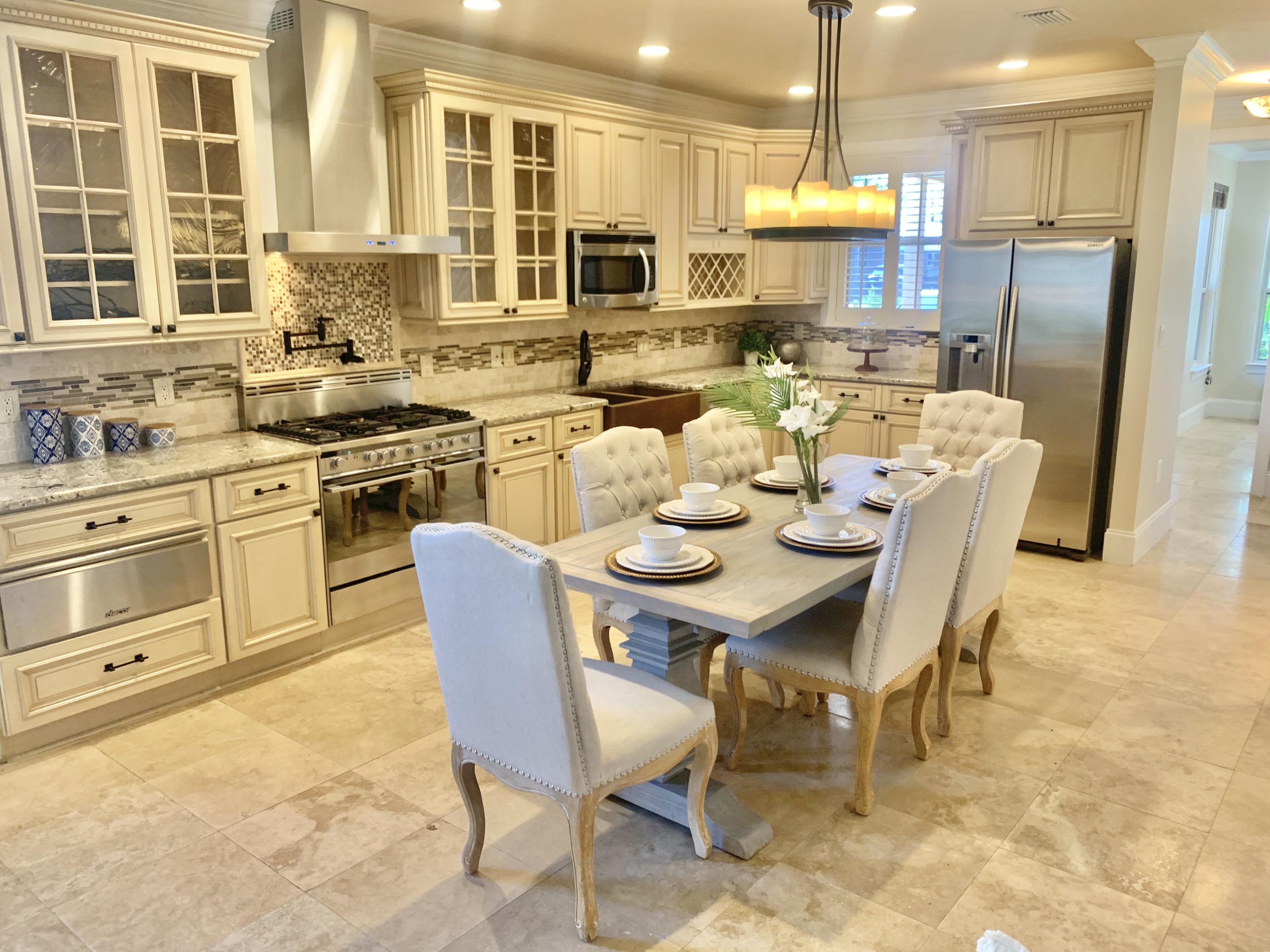 CRYSTAL LAKE - Residential