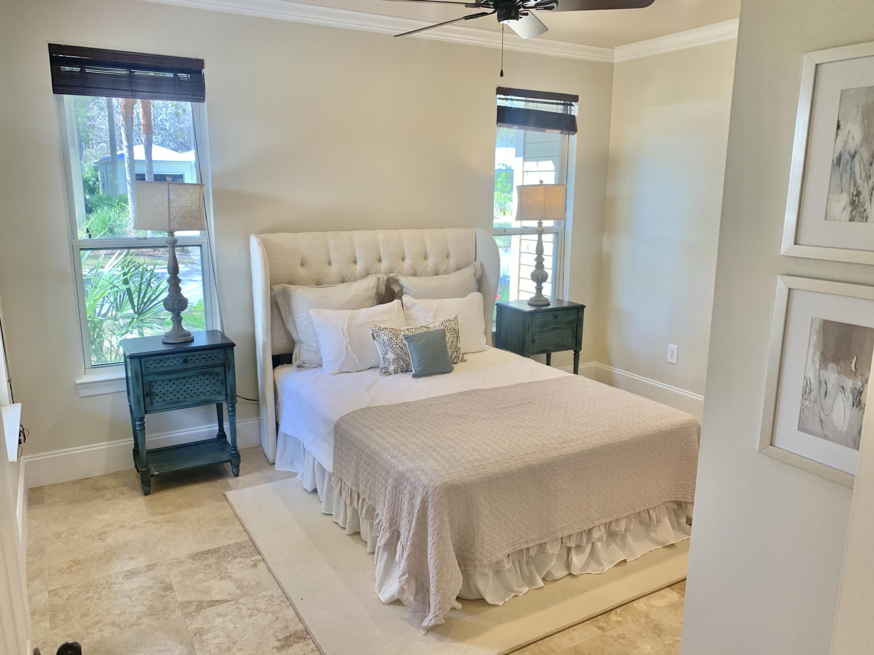 CRYSTAL LAKE - Residential