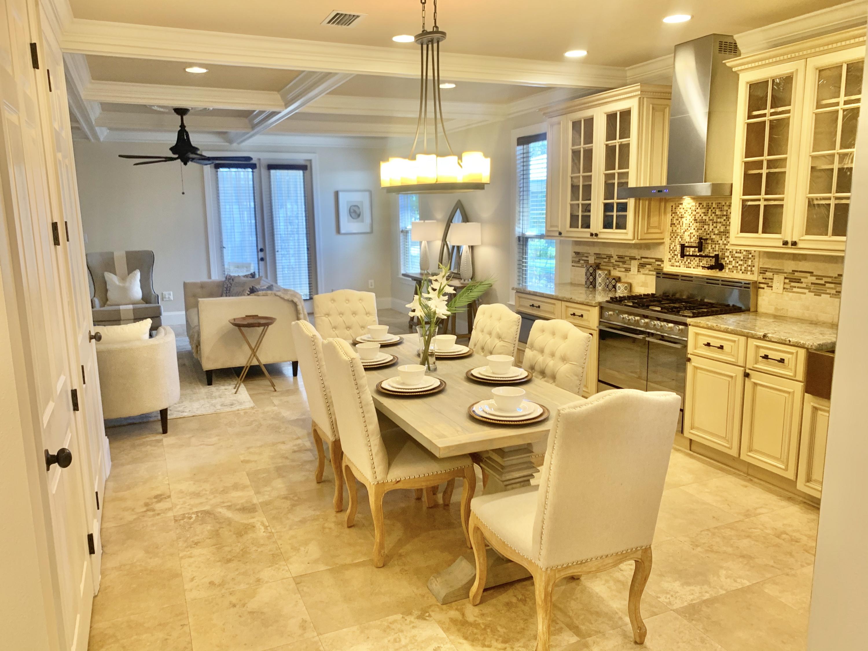 CRYSTAL LAKE - Residential