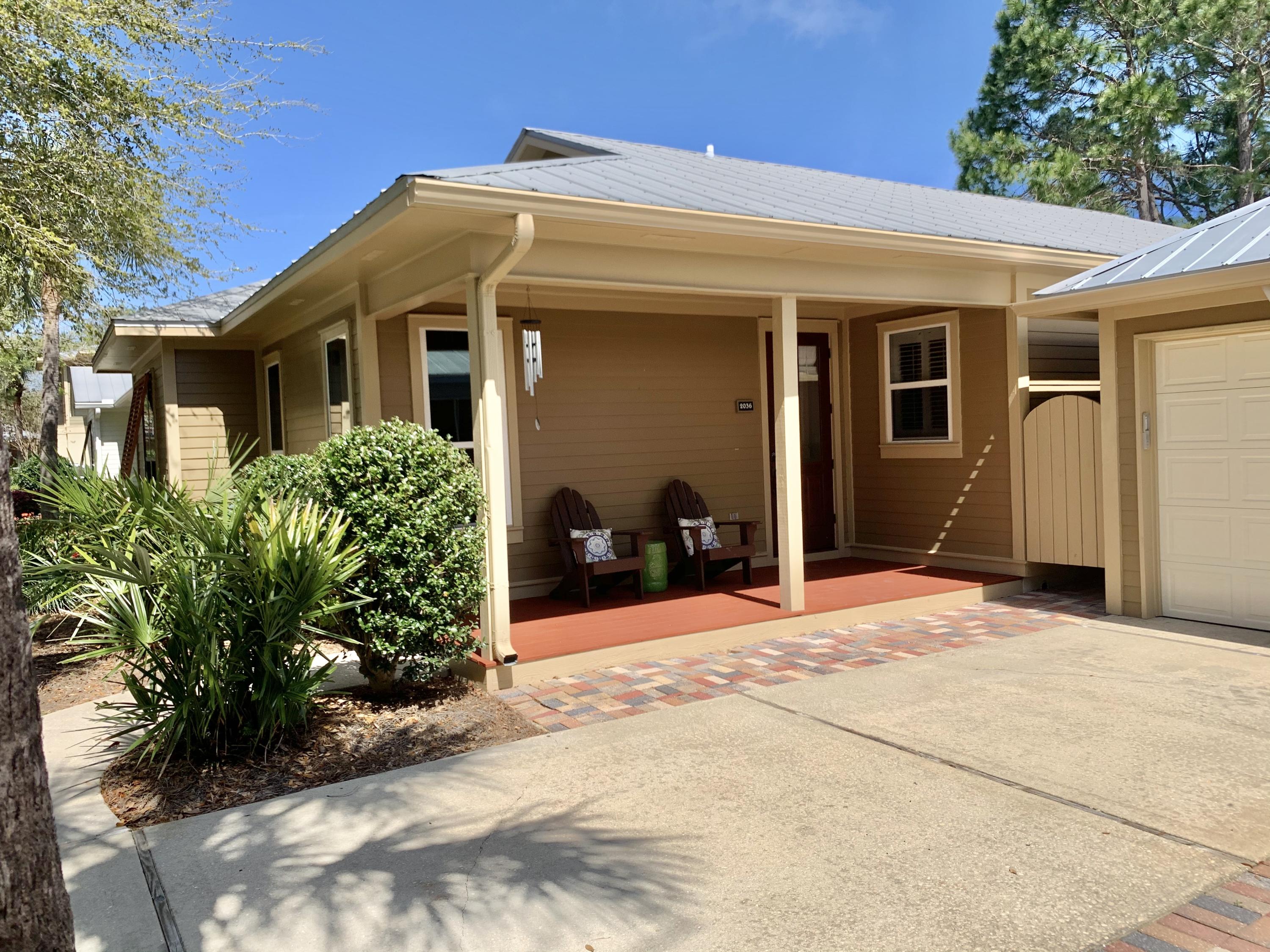 CRYSTAL LAKE - Residential