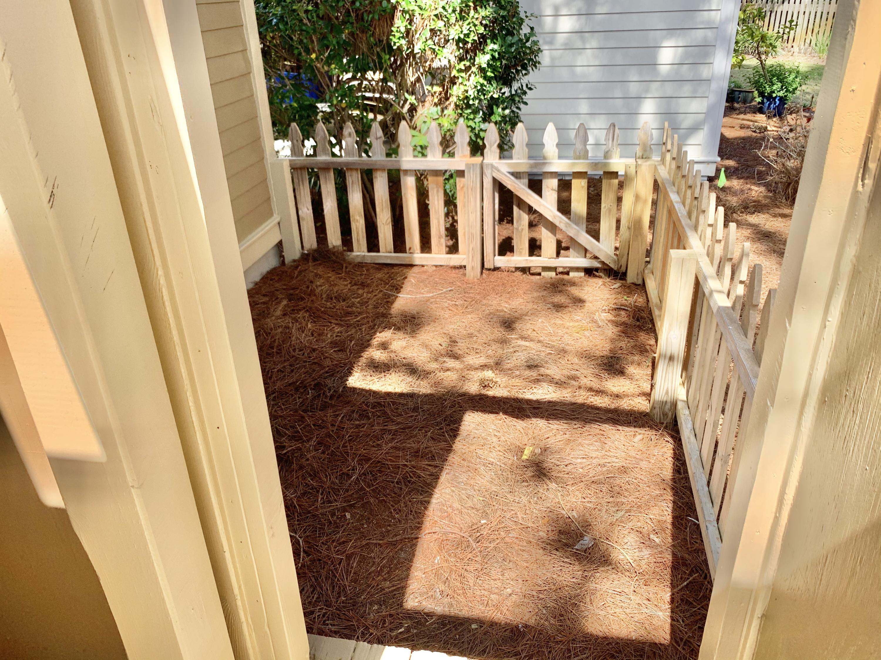 CRYSTAL LAKE - Residential