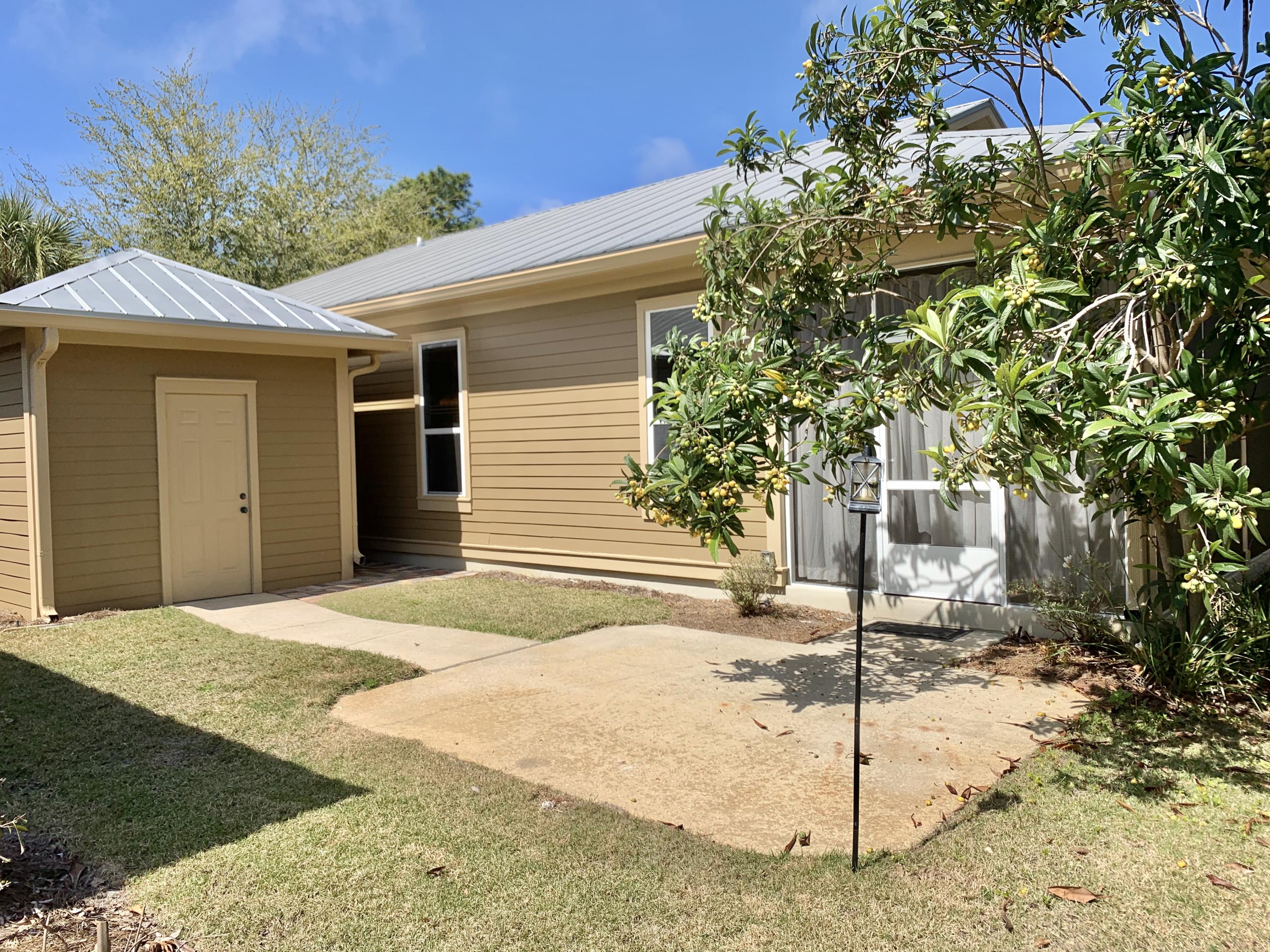 CRYSTAL LAKE - Residential