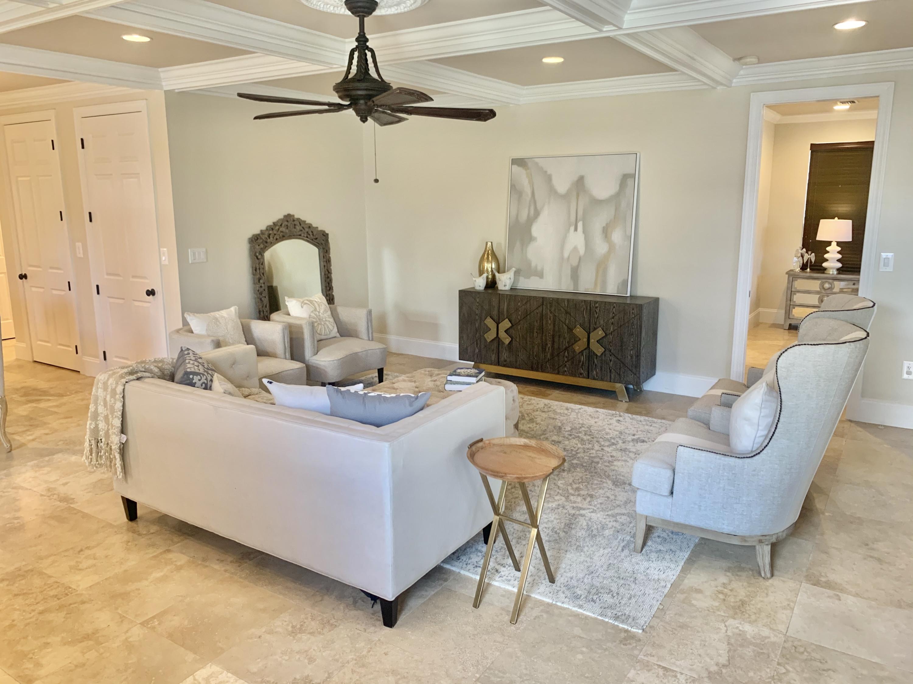 CRYSTAL LAKE - Residential