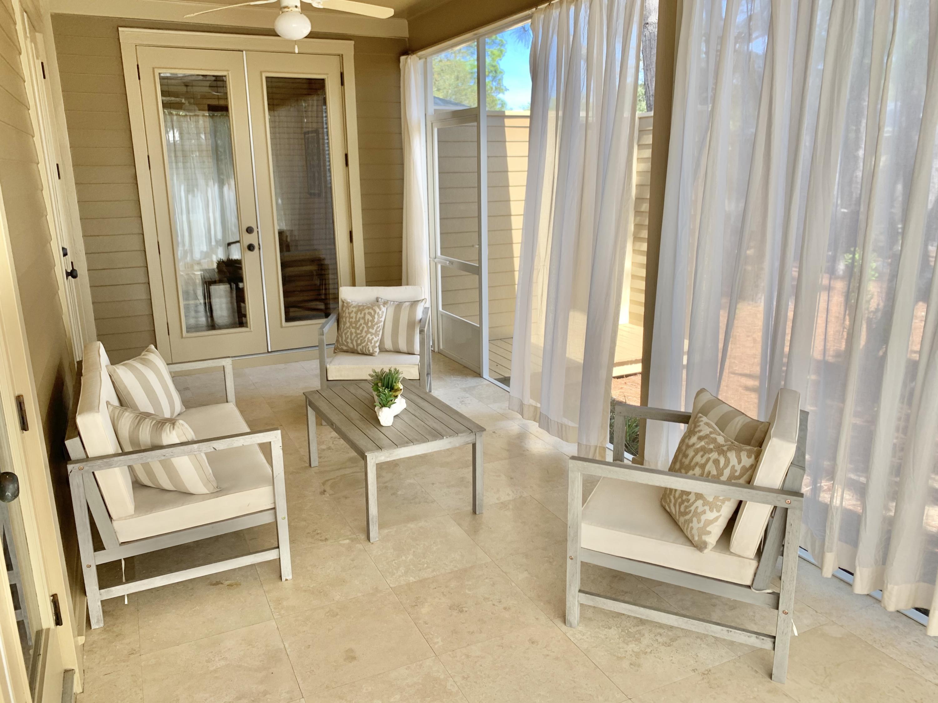 CRYSTAL LAKE - Residential