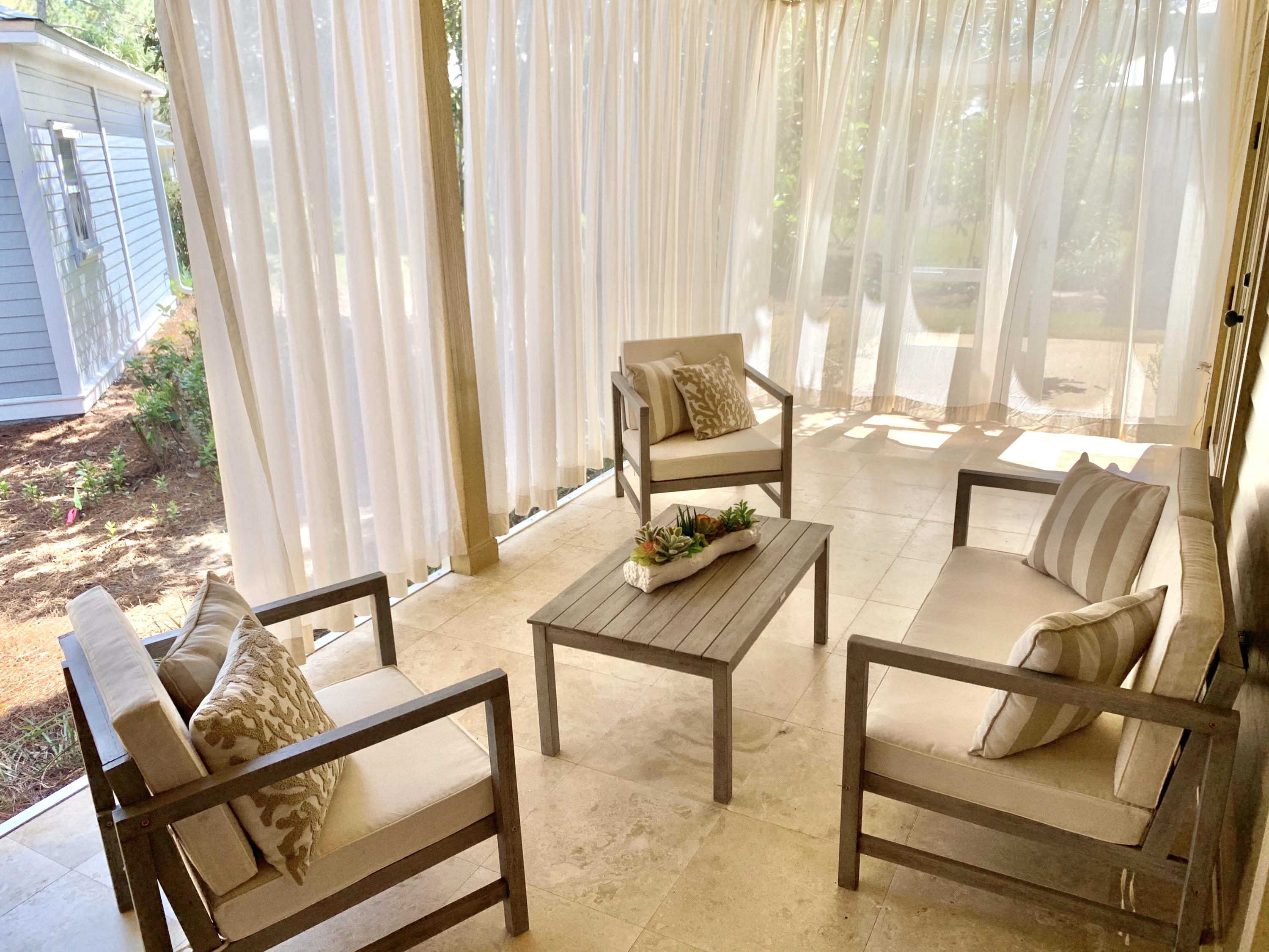 CRYSTAL LAKE - Residential