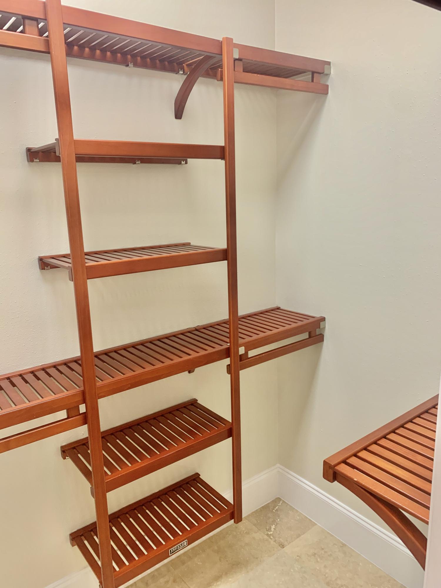 CRYSTAL LAKE - Residential