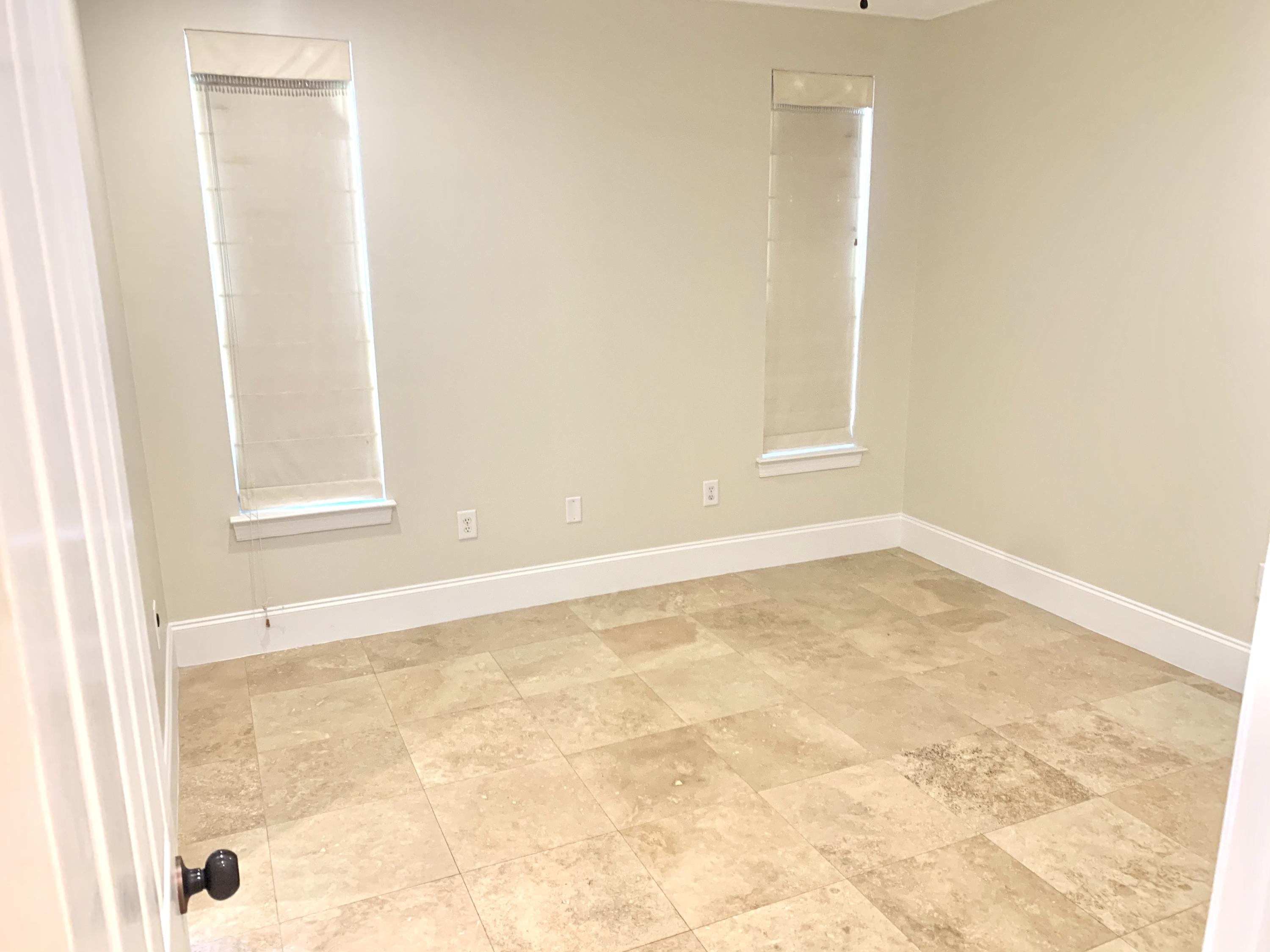 CRYSTAL LAKE - Residential