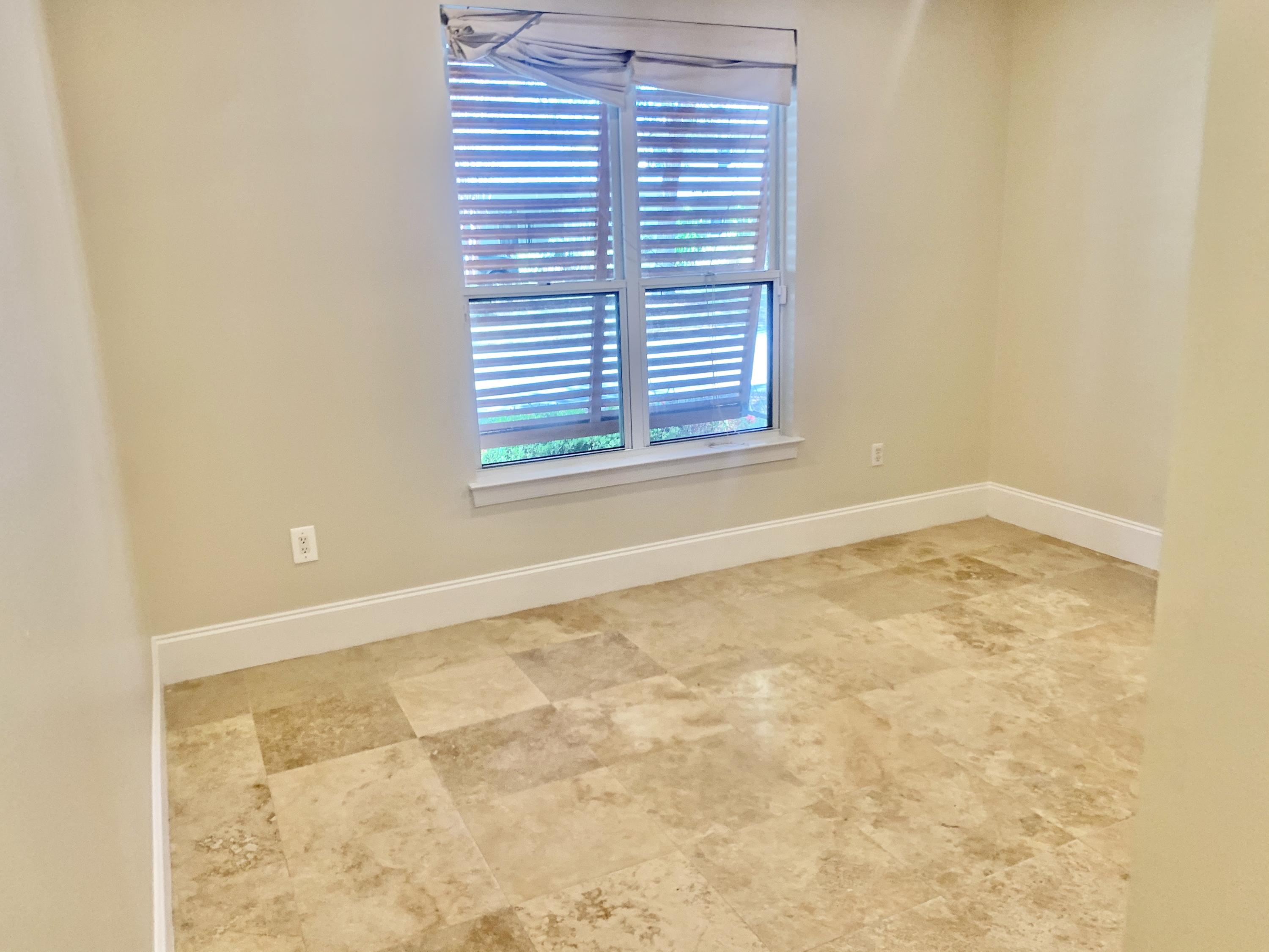 CRYSTAL LAKE - Residential